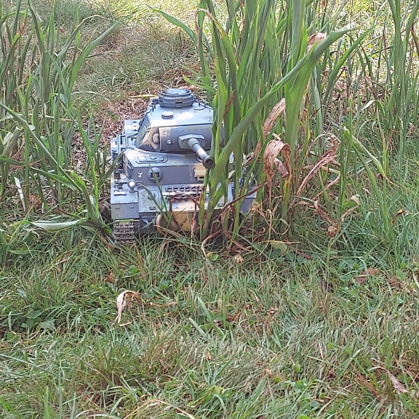 Modified TK7.0 Edition 1/16 2.4ghz Remote Control German Panzerkampfwagen IV Tank Model(360-Degree Rotating Turret)(Steel Gear Gearbox)(3800mah Nimh Battery)(Metal Tracks &Sprocket Wheel & Idle Wheel) customer photo 1