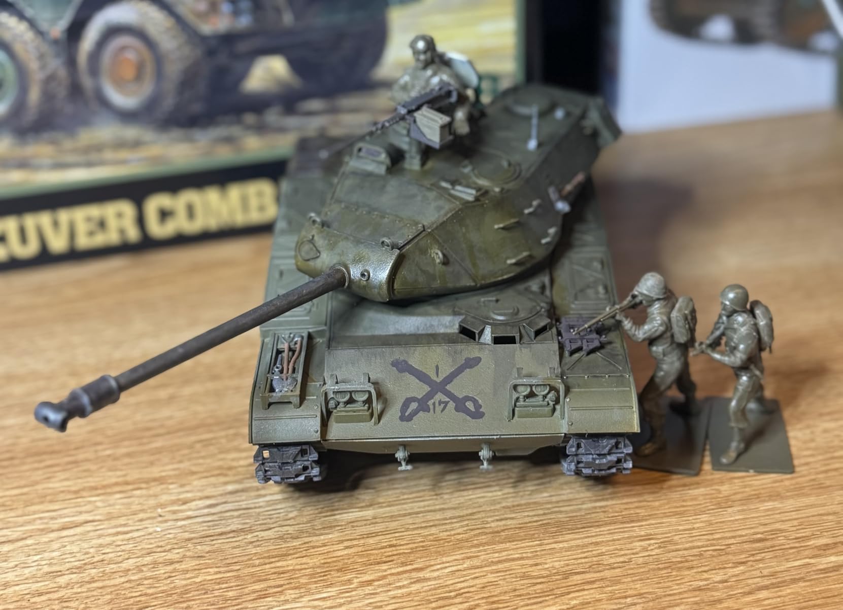 Vallejo - WWII German Armour Model Color Paint Set | Historic Military Shades | Brush & Airbrush Compatible Acrylic Colors | Pro Modeler Collection | 6 Bottles x 18 ml. (0.6 fl.oz) customer photo 1