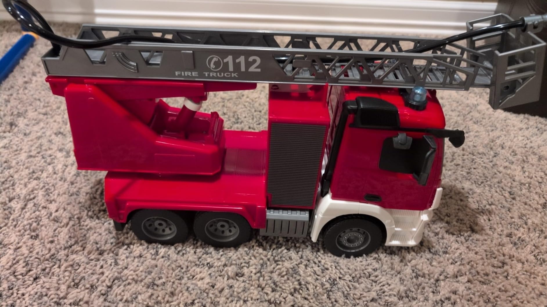 DOUBLE E Benz Licensed Remote Control Garbage Truck Electric Recycling Toy Set with Trash Bin Real Lights Rechargeable Waste Management Trash Truck Toys Gift for Kids customer photo 2