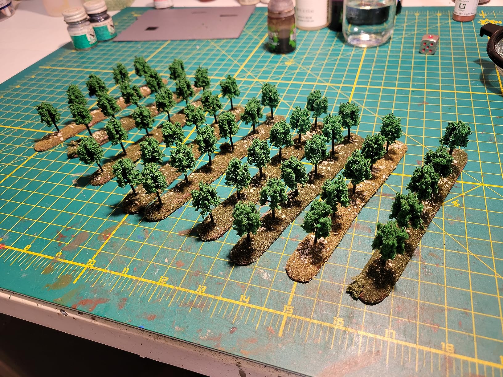 HO Scale Trees, Mystear 50PCS HO OO Scale 1:100 Model Trees 1.4in/3.5cm Train Railroad Park Scenery Architecture Fake Trees for DIY Crafts, Building Model, Landscape customer photo 1