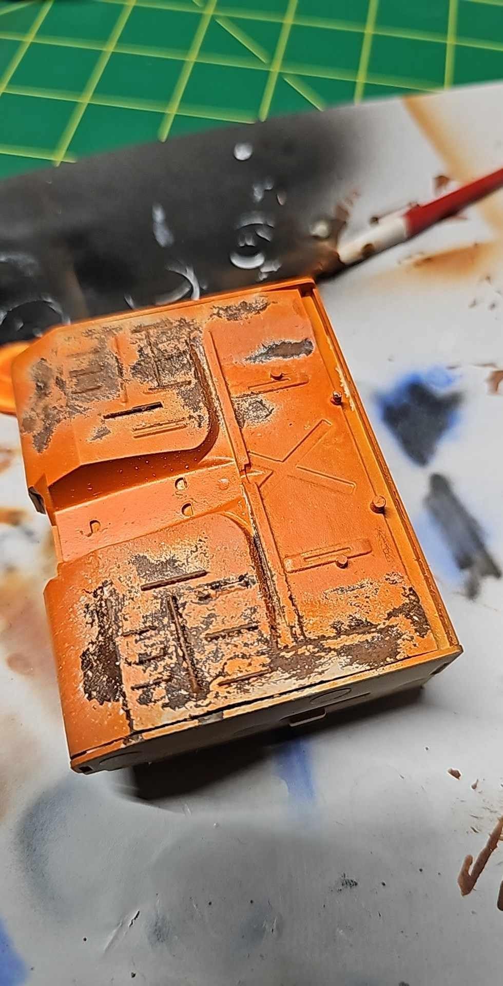 AK Interactive Heavy Chipping Effects Acrylic Fluid - 35 ML / 1.18 Fl.Oz Jar - Model Building Paints and Tools # 089 customer photo 1