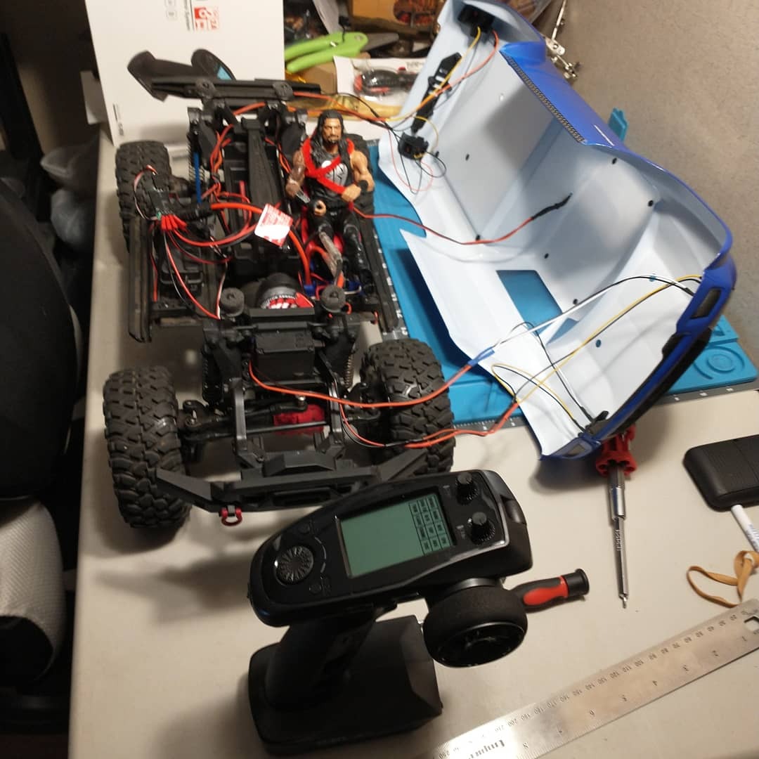 KYX Racing Hard Plastic Car Seats for 1/10 RC Crawler Car Axial Wraith customer photo 1