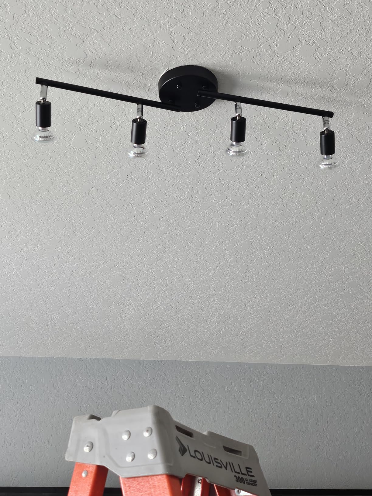 Unicozin LED 4 Light Track Lighting Kit, 24.8'' Matt Nickel 4 Way Ceiling Spot Lighting, Flexibly Rotatable Head, Modern Track Light Included 4 x LED GU10 Bulb (4W, Daylight White 5000K, 400LM) customer photo 1
