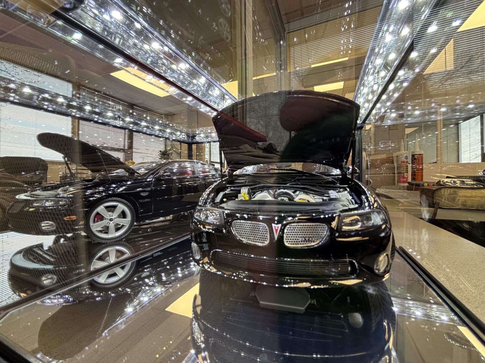 Black Collectible Display Show Case Illumicase+ with LED Lights and Mirror Base and Back for 1:64 1:43 1:32 1:24 1:18 Scale Models customer photo 2