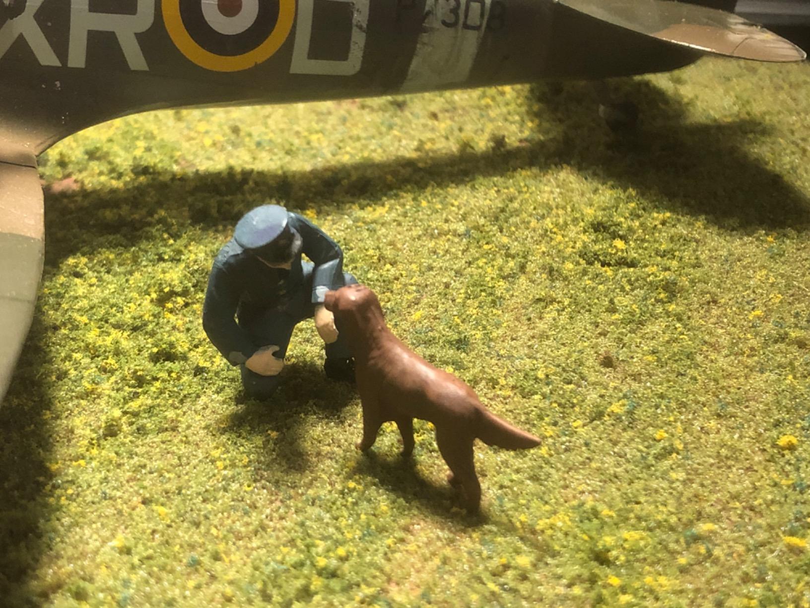 ICM 48081 - Plastic Military Aircraft Crew Figure Model Kit RAF Pilots and Ground Personnel (1939-1945) (7 Figures - 3 Pilots, 3 Mechanics, 1 Wren Member, and Dog Figure) - Scale 1:48 customer photo 1