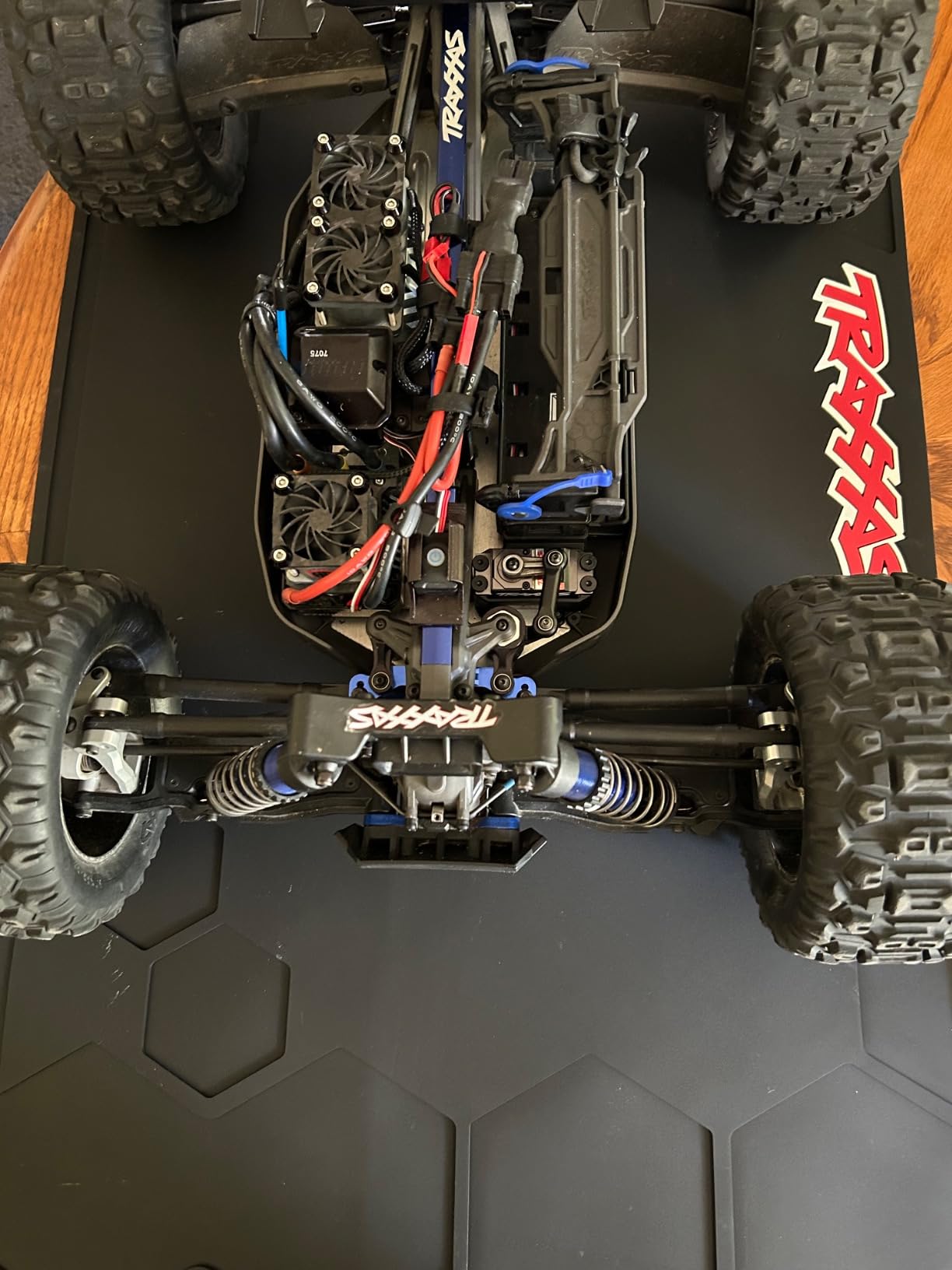 Traxxas 3426 - Pit Mat, Rubber, 36x20x0.25 customer photo 1