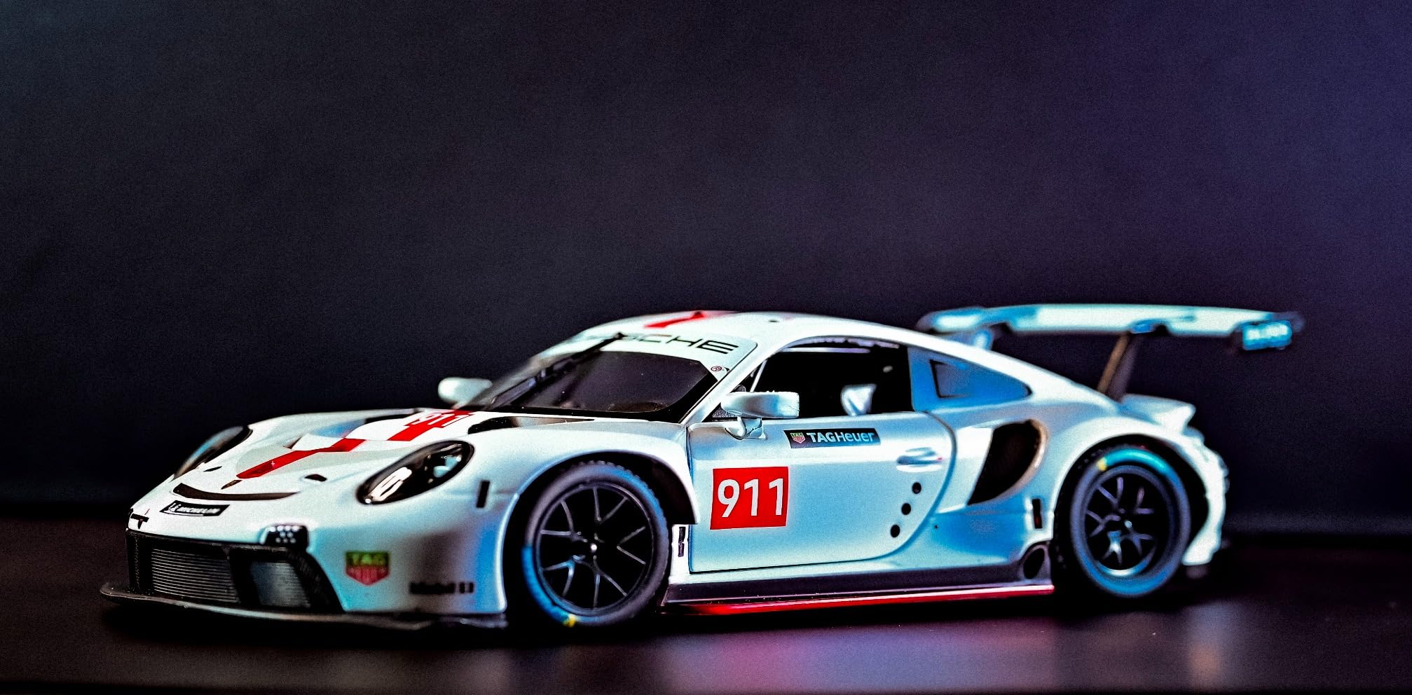 Porsche 911 RSR GT 1:24 Scale Die-Cast Collectible Car customer photo 2