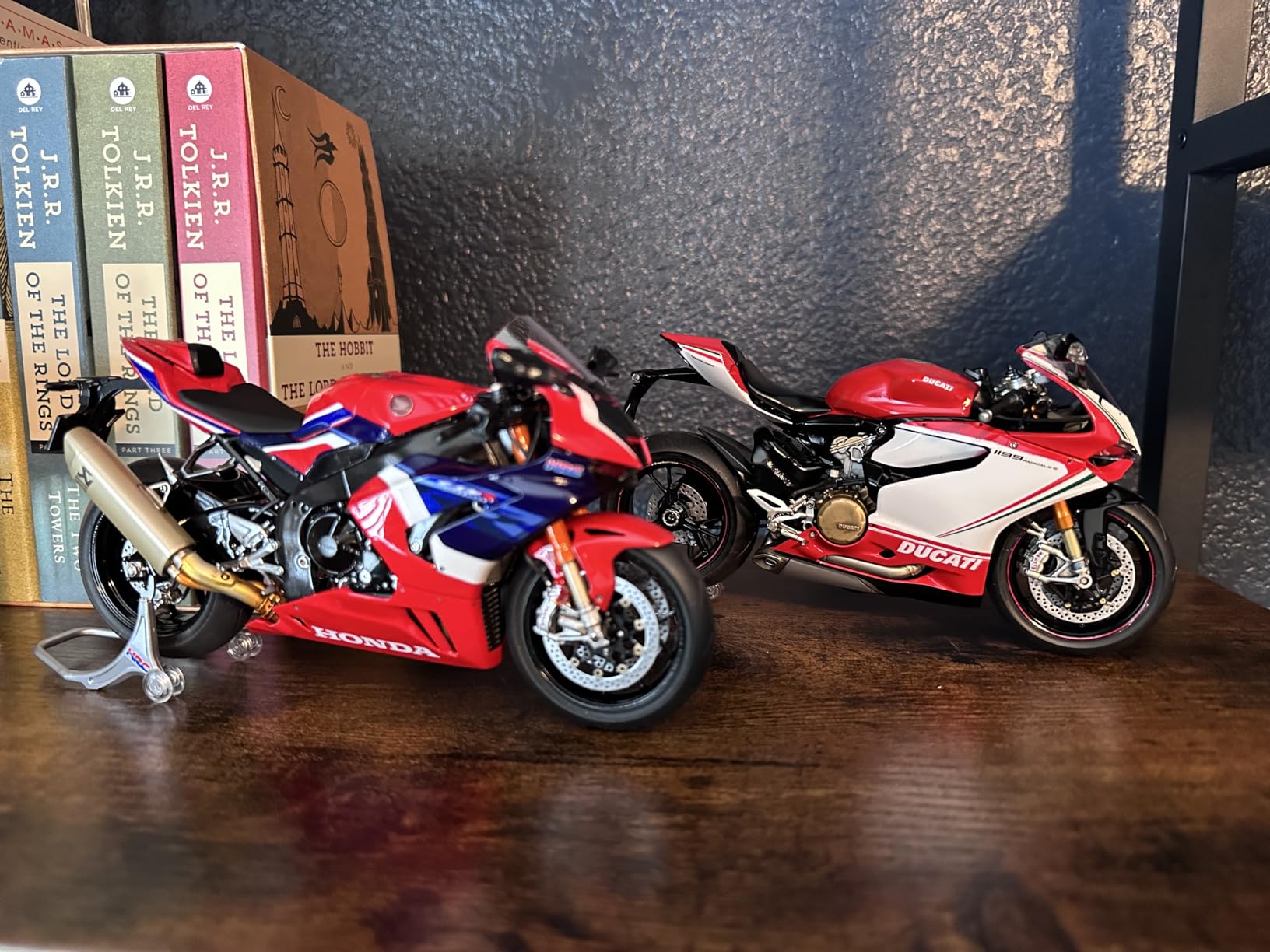 Tamiya 14138 300014138 1:12 Honda CBR 1000-RR-R Fireblade SP Faithful Replica Model Kit customer photo 2