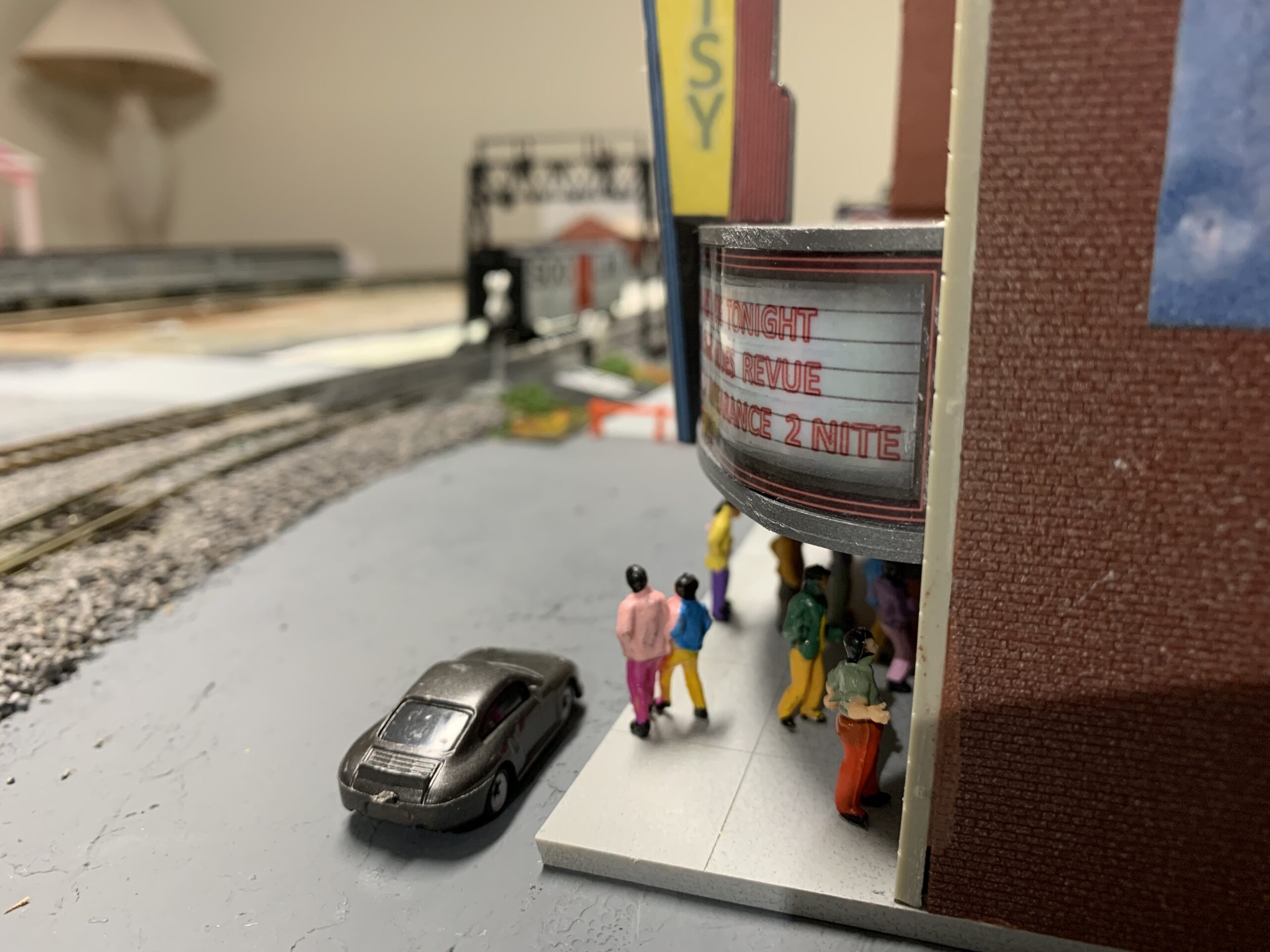 LoveinDIY 10 /87 HO Scale Model Car Mini Vehicle Racing Car Parking Scenery Street Layout Table Diorama Decoration Accessories customer photo 2