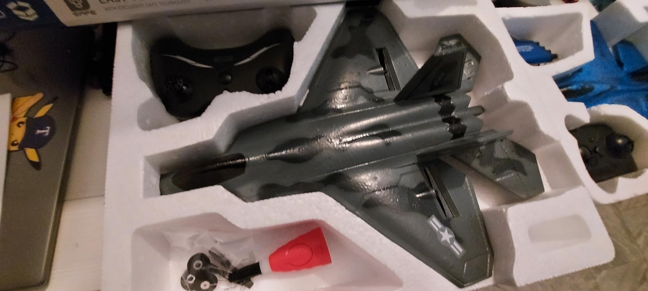 HAWK'S WORK 2 CH RC Airplane, F-22 Plane Ready to Fly, 2.4GHz Remote Control, Easy to Fly RC Glider for Kids & Beginners customer photo 1