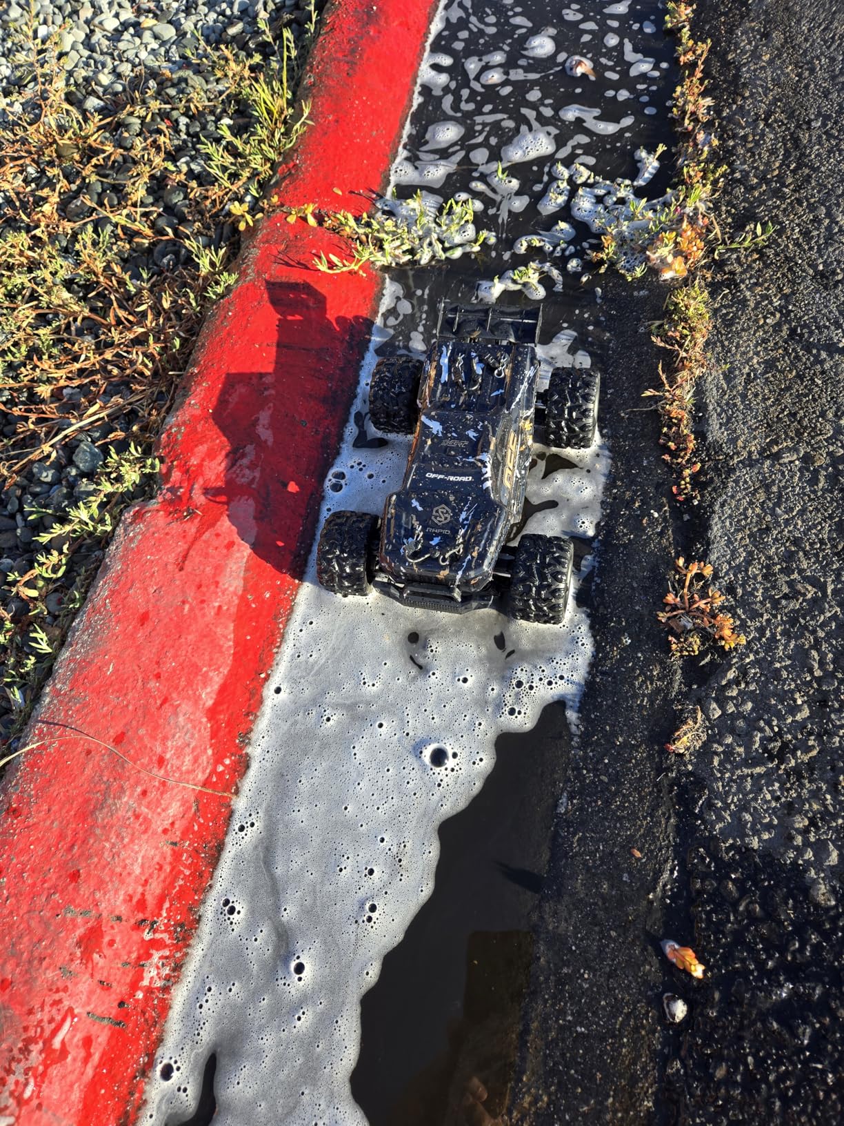 DEERC 9206E DIY Extra Shell 1:10 Scale Large RC Cars, 48+ KM/H Hobby Grade High Speed Remote Control Car for Adults Boys, All Terrain 4WD 2.4GHz Off Road Monster RC Truck with 2 Battery for 40+ Min Play customer photo 1