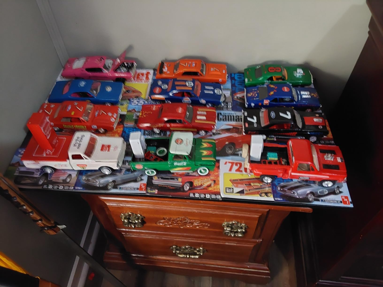 Jada Fast & Furious Presents: Hobbs & Shaw Hobbs' 1:24 Custom Peterbilt Truck Die-cast Car customer photo 1