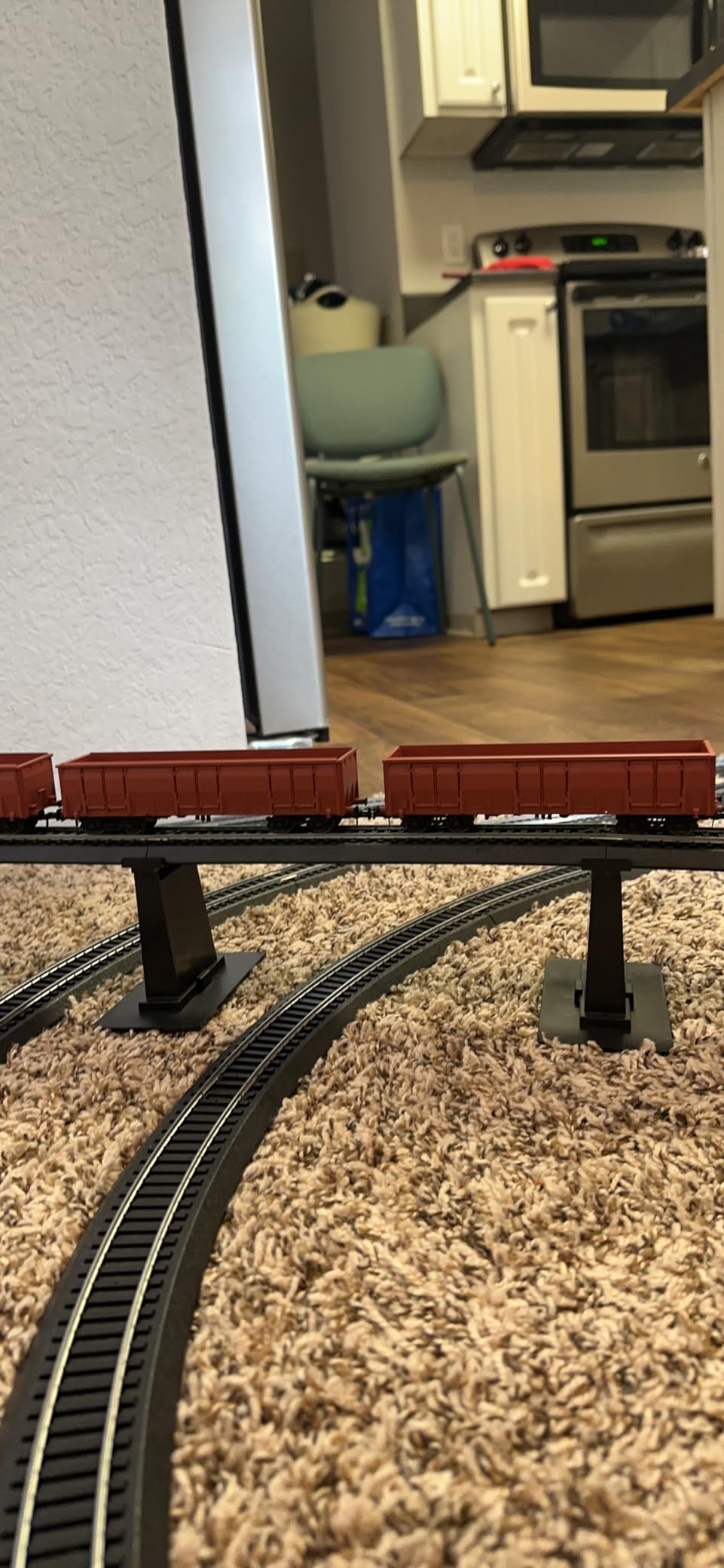 Evemodel 2pcs HO Scale High-Side Gondola Car 1:87 Railway Wagons Rollong Stock Container Carriage 1:87 Freight Car C8742WR-2-NUS customer photo 1