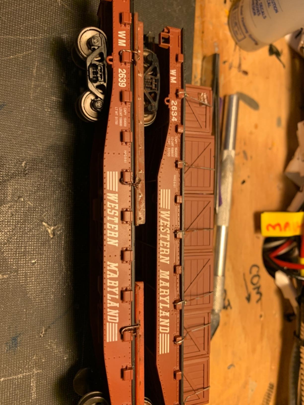 Evemodel C8741U 2pcs HO Scale 1:87 52' Flat Car Flatbed Transporter U.S.Army 52ft Model Train Container Carriage Freight Car customer photo 3