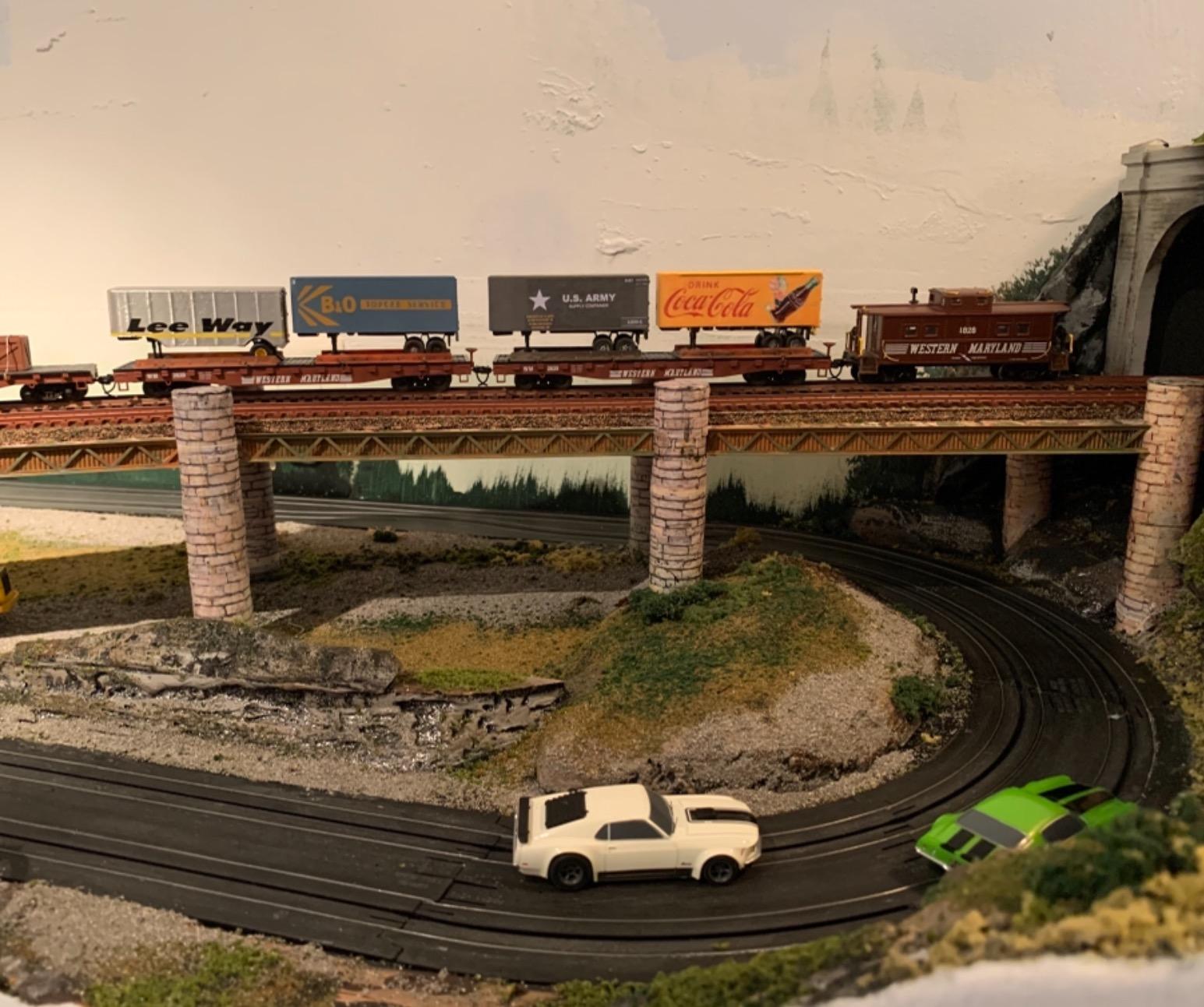 Evemodel C8741U 2pcs HO Scale 1:87 52' Flat Car Flatbed Transporter U.S.Army 52ft Model Train Container Carriage Freight Car customer photo 5