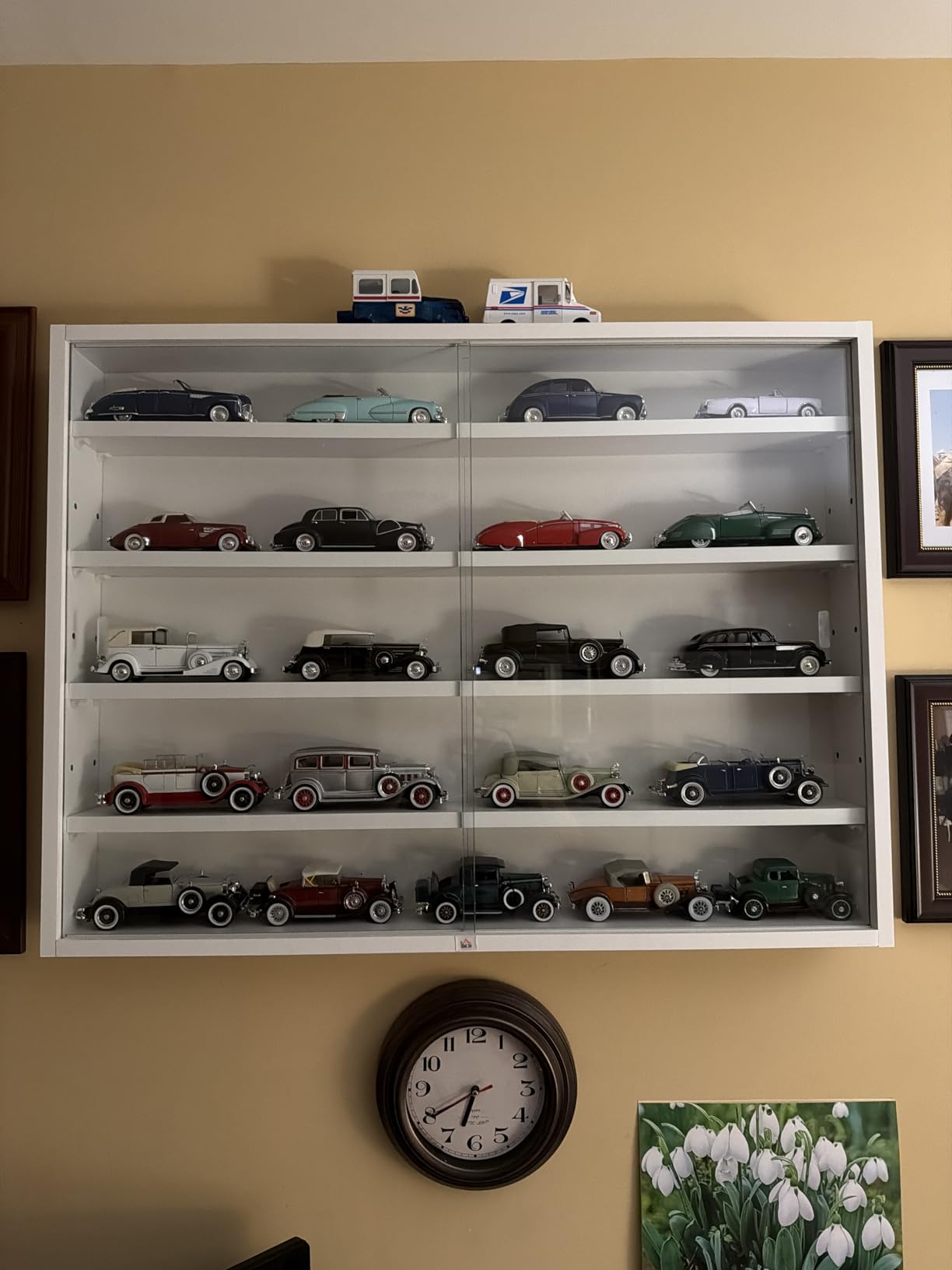 HOMCOM 5-Tier Display Cabinet, Glass Door Cabinet with Adjustable Shelves, Wall-Mounted Display Case for Playroom, Bedroom, Black customer photo 1