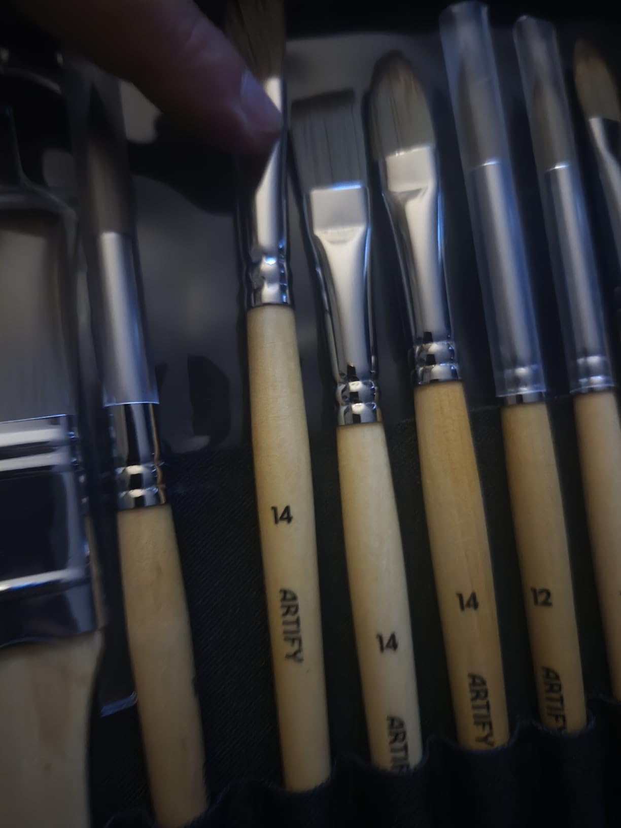 ARTIFY 25 Pieces Professional Paint Brush Set - Expert Series Synthetic Nylon Brushes for Acrylic, Oil, Watercolor, Gouache - No Shedding, Canvas Roll Case & Palette Knife customer photo 2