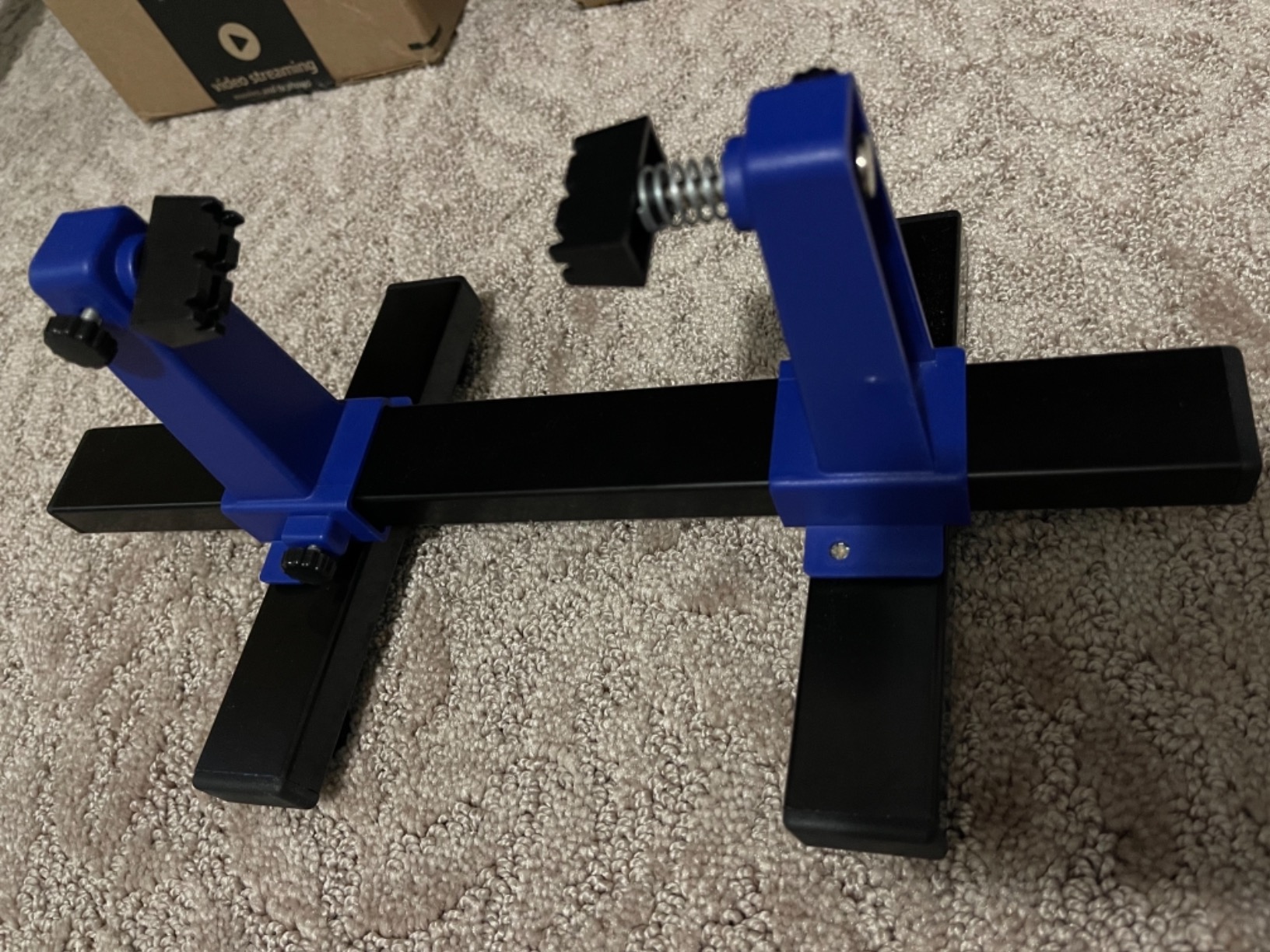 AmScope Adjustable Circuit Board Holder and Clamping Kit, PCB Holder Frame - Single Pack - 1 Piece - CBH-100 customer photo 1