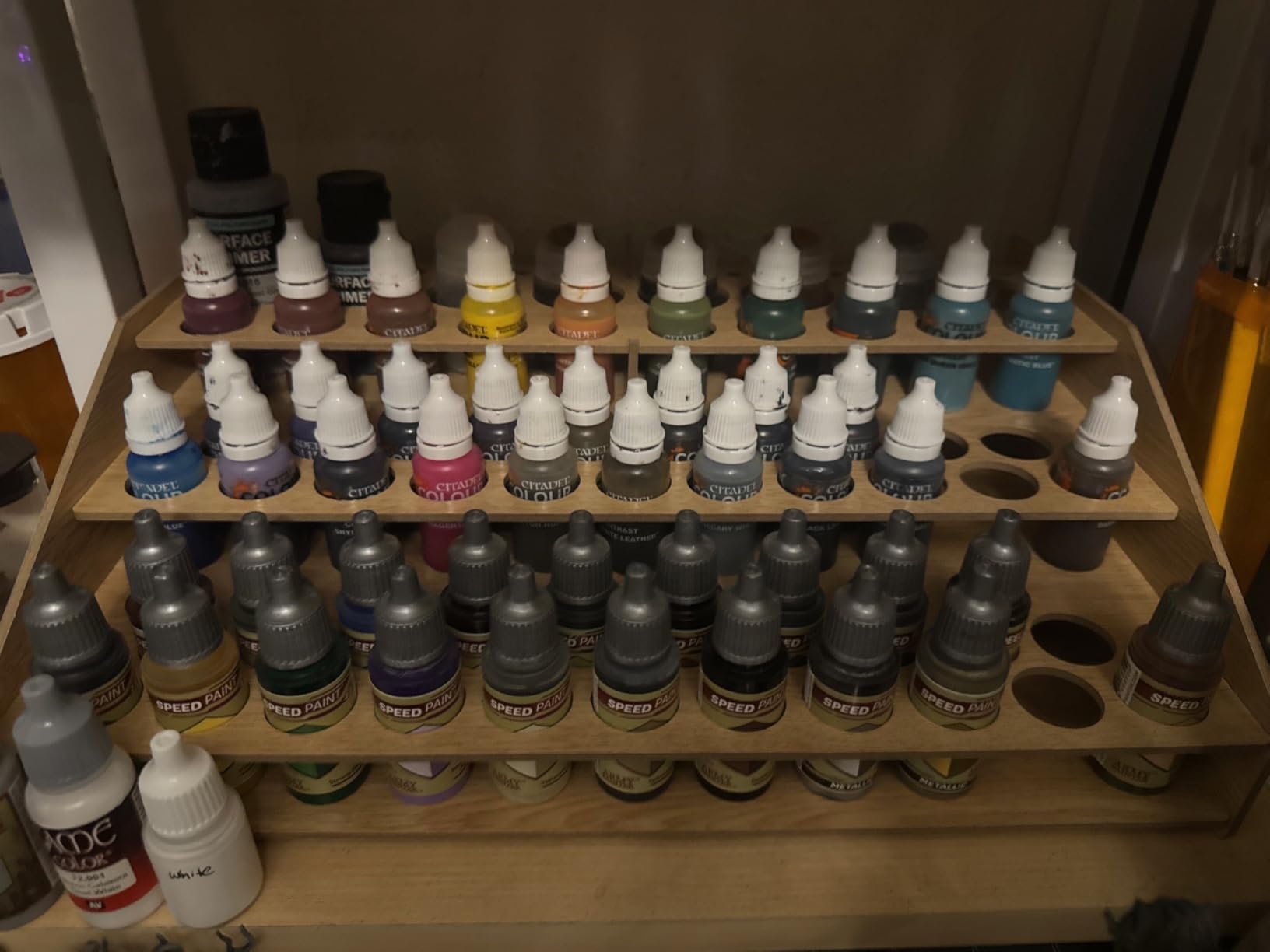 Amazon Basics Craft Paint and Brush Organizer Rack for Paint Bottles, Holds up to 60 Bottles and 22 Brushes, Wood Finish, 14 x 8 in, Light Brown customer photo 1