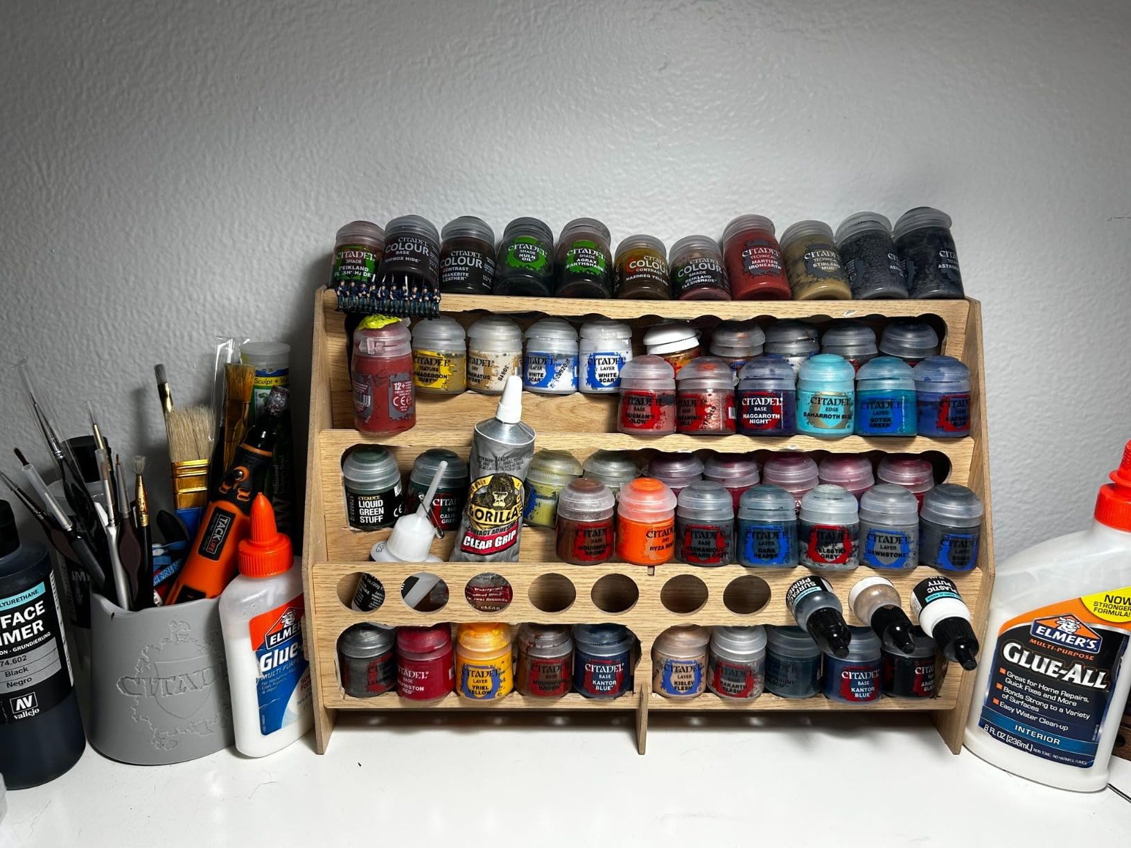 Amazon Basics Craft Paint and Brush Organizer Rack for Paint Bottles, Holds up to 60 Bottles and 22 Brushes, Wood Finish, 14 x 8 in, Light Brown customer photo 2