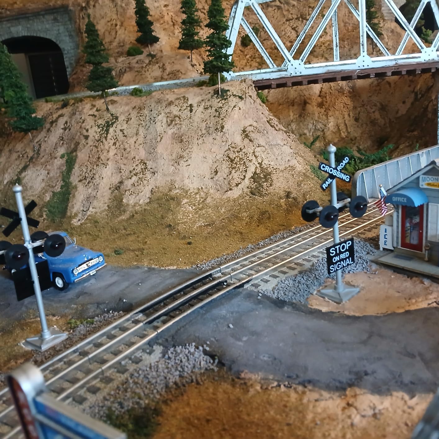 1Set O Scale Railroad Train/Track Crossing Sign 4 Heads LED Made + Circuit Board Flasher-Flashing Red Train Signal Lights customer photo 1