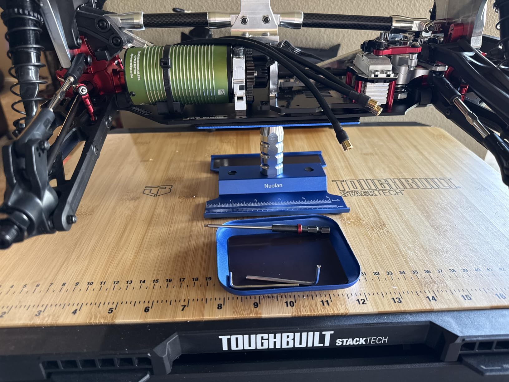 RC Car Work Stand Aluminum Repair Workstation 360 Degree Rotation Lift Lower w/Screw Tray for 1/8 1/10 1/12 1/16 Scale Traxxas TRX4 Axial Arrma Redcat Losi RC Crawler Monster Truck Buggy customer photo 2