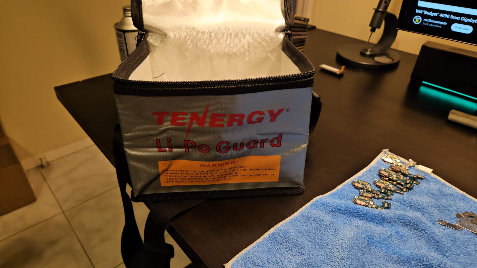 Tenergy Fire Retardant Lipo Zipper Bag for Charging and Storing Lipo Battery Packs, 8.5 x 6.5 x 5.7inch customer photo 2