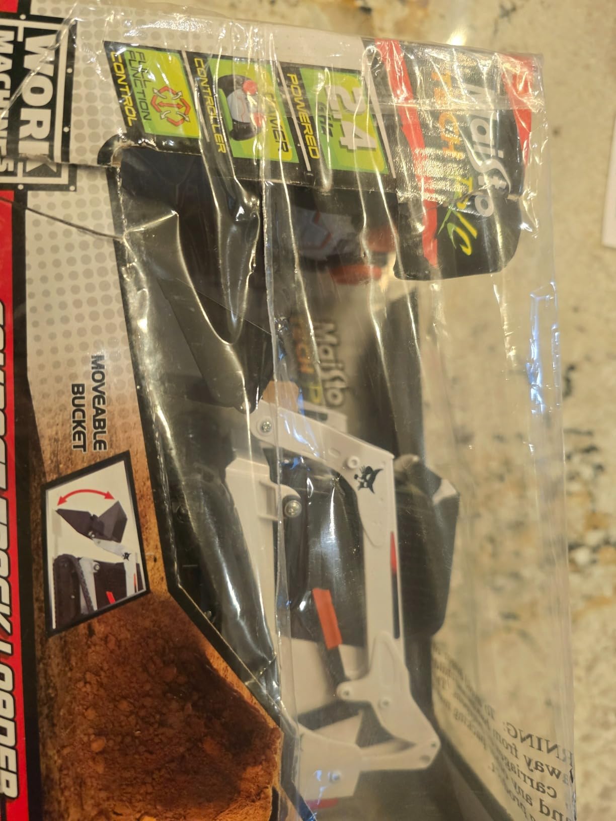 Maisto Tech Remote Control Work Machines Bobcat T590 Track Loader customer photo 1