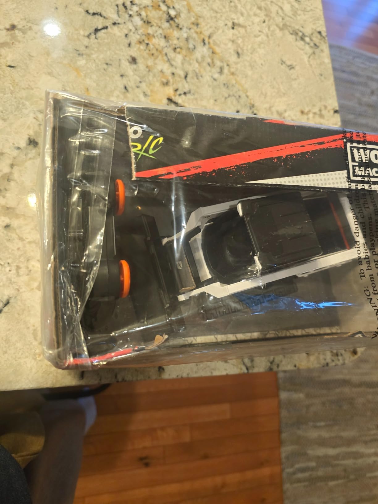 Maisto Tech Remote Control Work Machines Bobcat T590 Track Loader customer photo 2