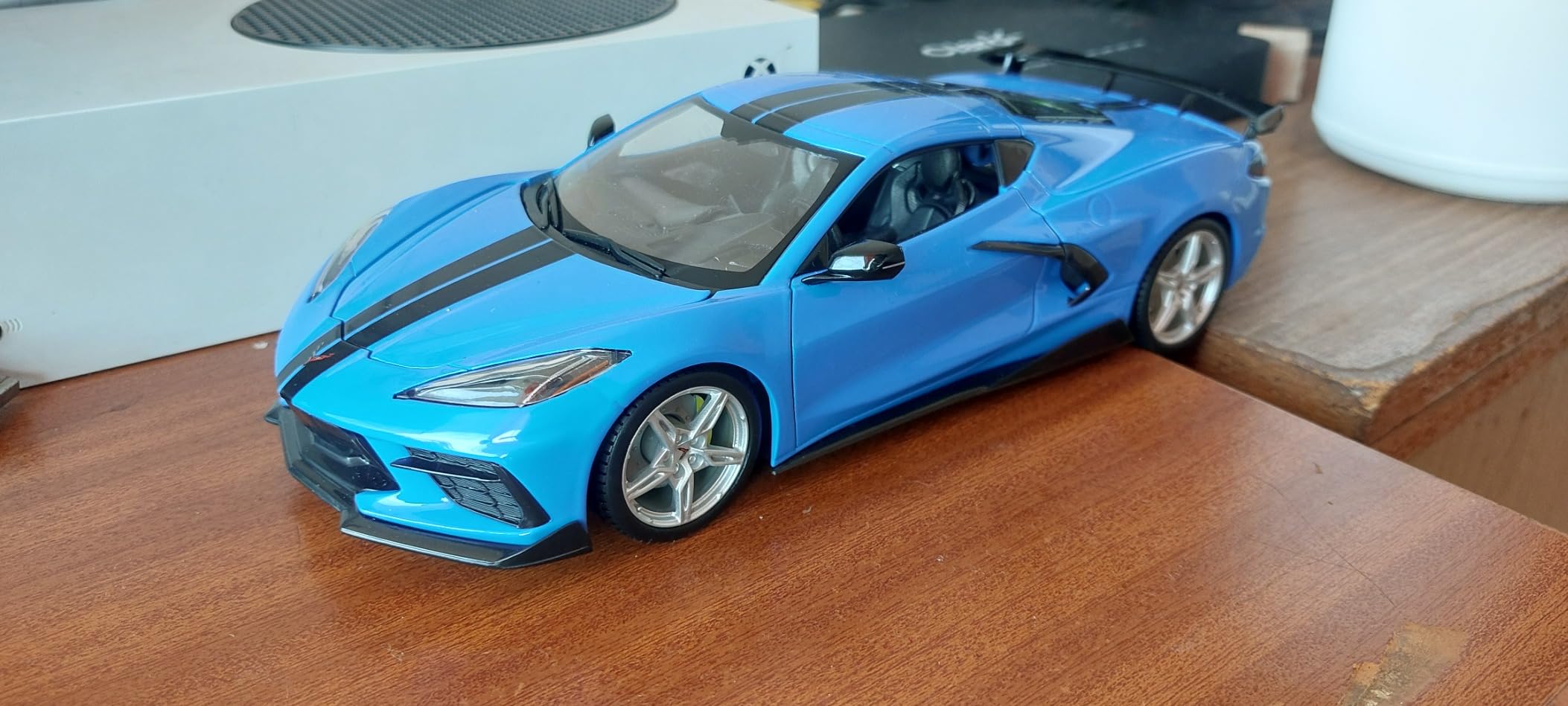 Maisto 1:18 Special Edition 2020 Chev Corvette Stingray Z51 (High-Wing) Blue customer photo 1