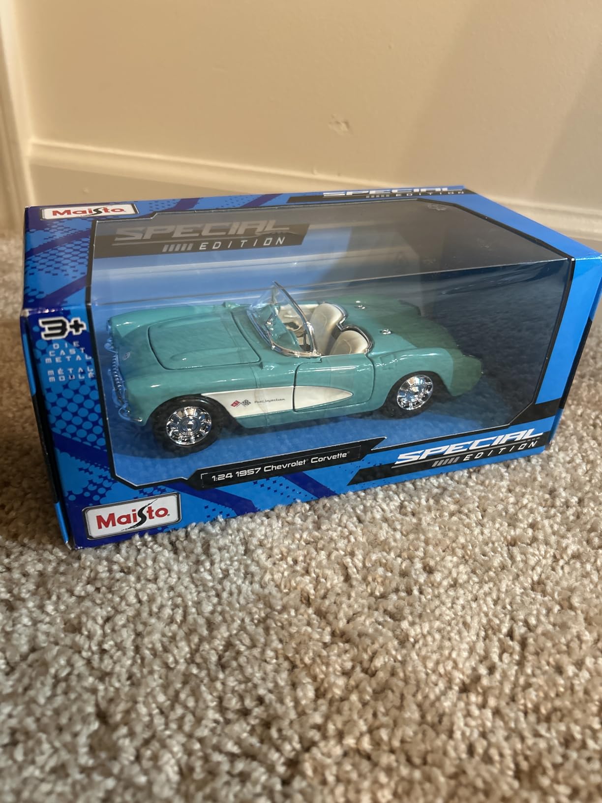 1:24 Special Edition 1957 Chevrolet Corvette - Turquoise customer photo 1