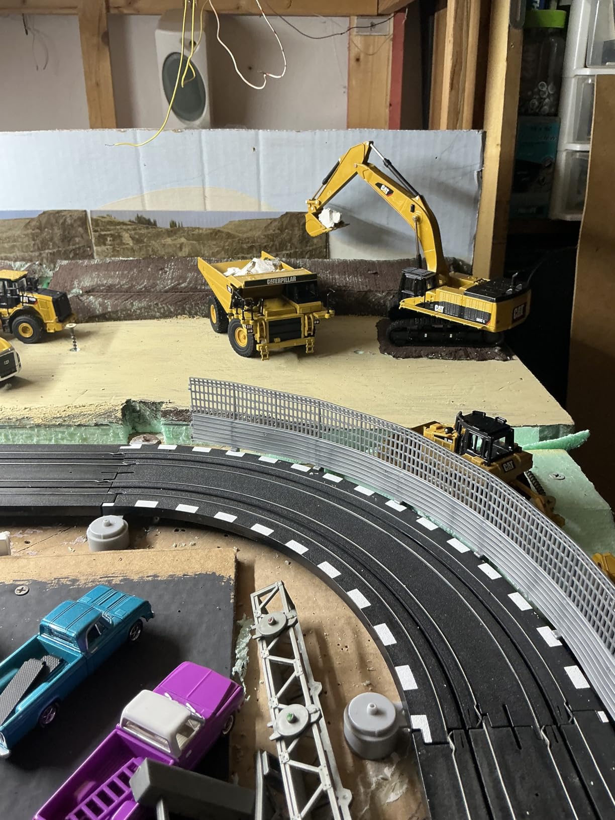 Diecast Masters 1:64 Caterpillar 385C L Hydraulic Excavator, Play & Collect Series Cat Trucks Construction Equipment | Scale Model Collectible 85694 customer photo 2
