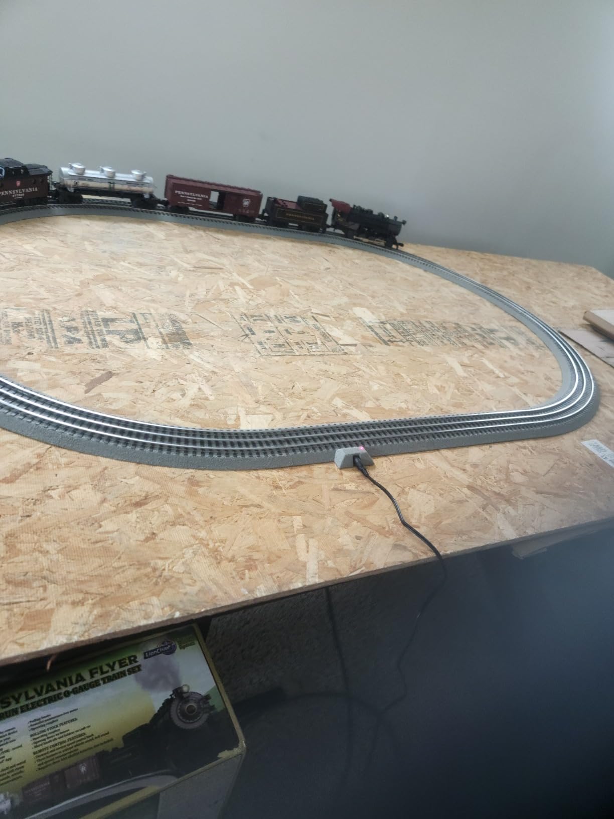 Lionel Pennsylvania Flyer Electric O Gauge Bluetooth 5.0 Train Set with Remote customer photo 2