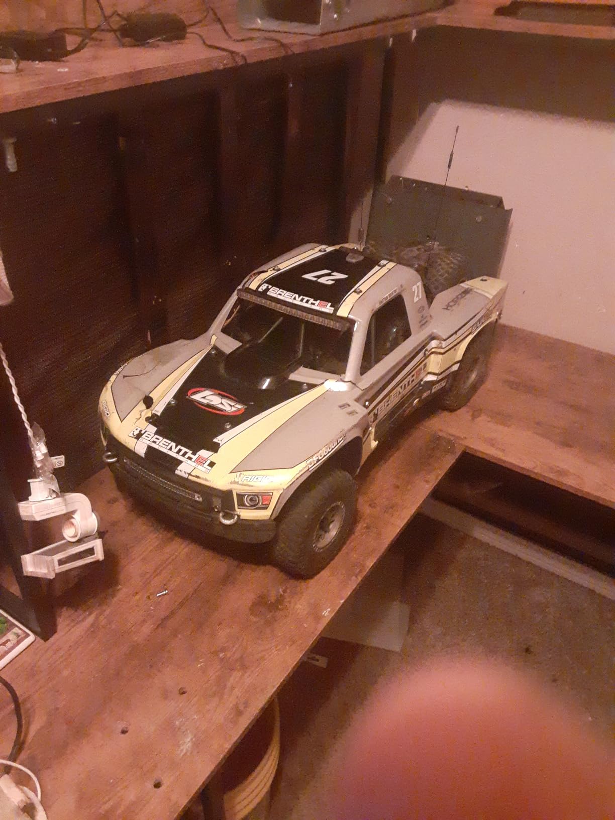 Losi 1/6 Super Baja Rey 2.0 4WD Brushless Desert Truck RTR (Battery and Charger Not Included), King Shocks customer photo 1
