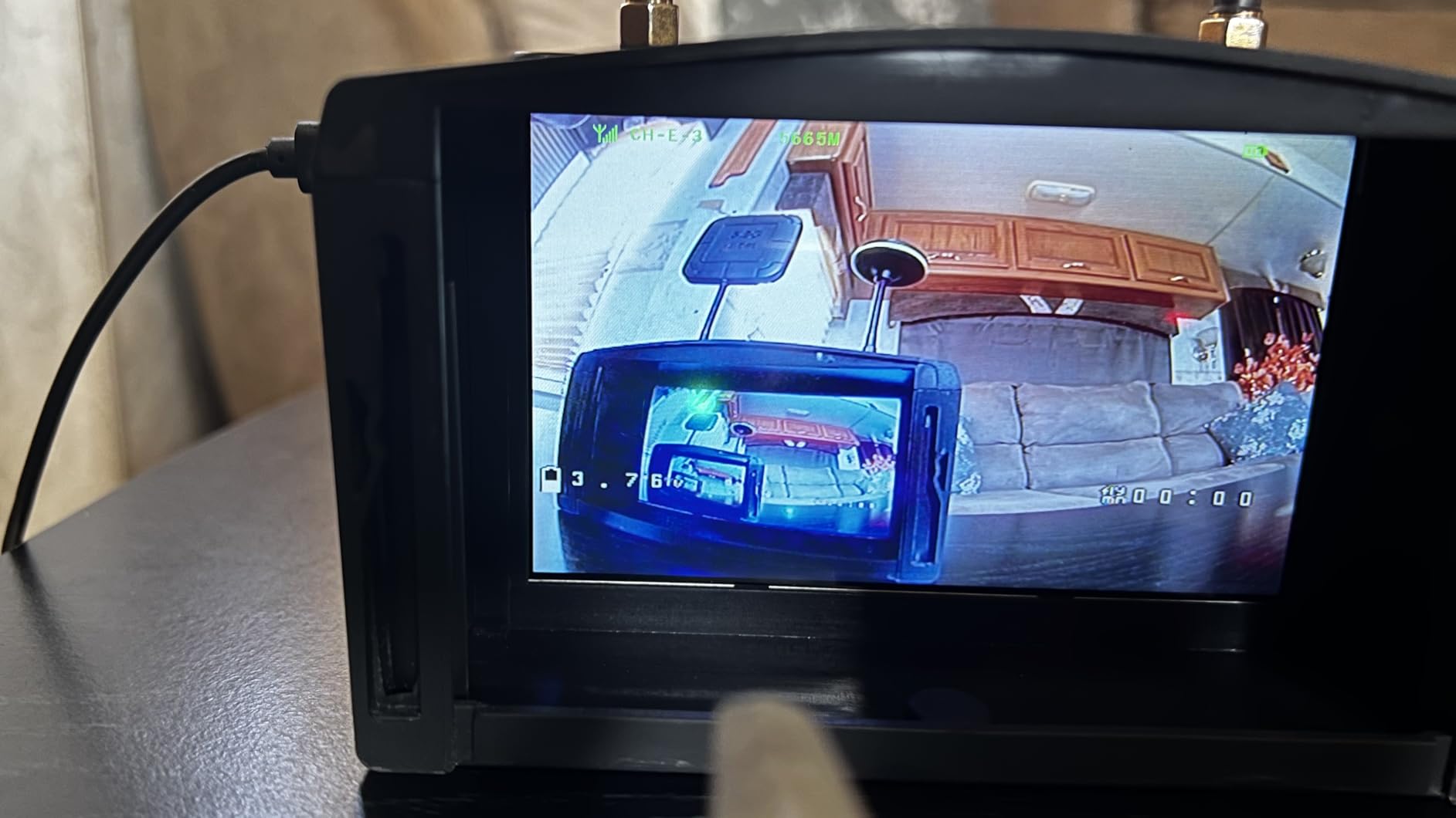 EV800D FPV Goggles with DVR 5.8G 40CH 5 Inch 800x480 Build in Antenna Battery for Analog FPV Camera and Transmitter FPV Drone RC Car customer photo 2