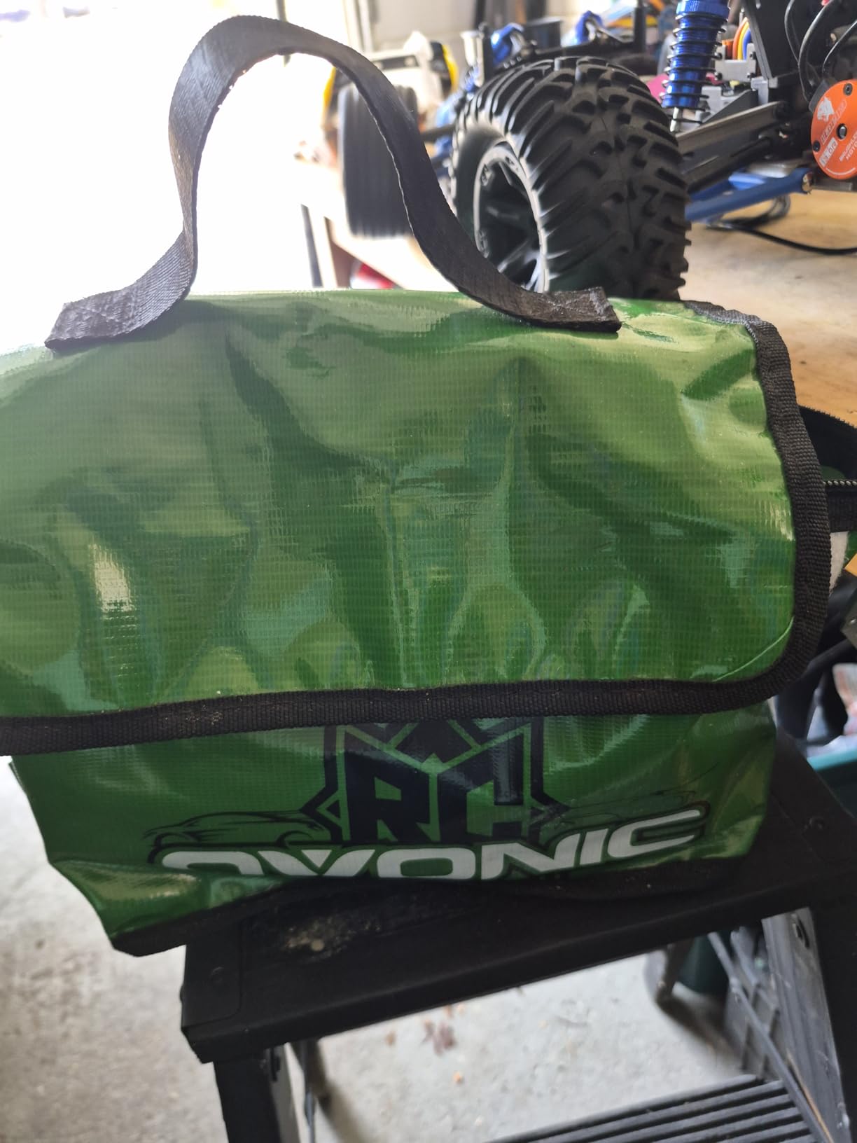 OVONIC Lipo Safe Bag Fireproof Explosionproof Bag Large Capacity Lipo Battery Storage Guard Safe Pouch for Charge & Storage(260X130X180mm 251g) customer photo 2