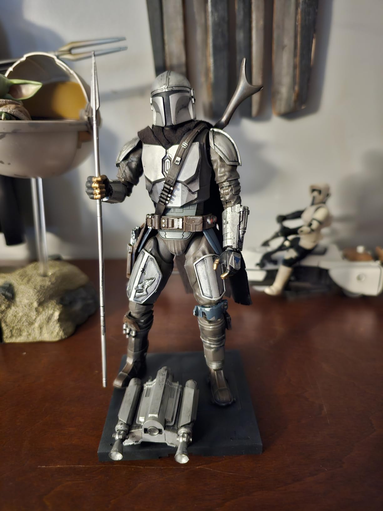Bandai Hobby - The Mandalorian - The Mandalorian Beskar Armor Star Wars 1/12 Model Kit customer photo 1