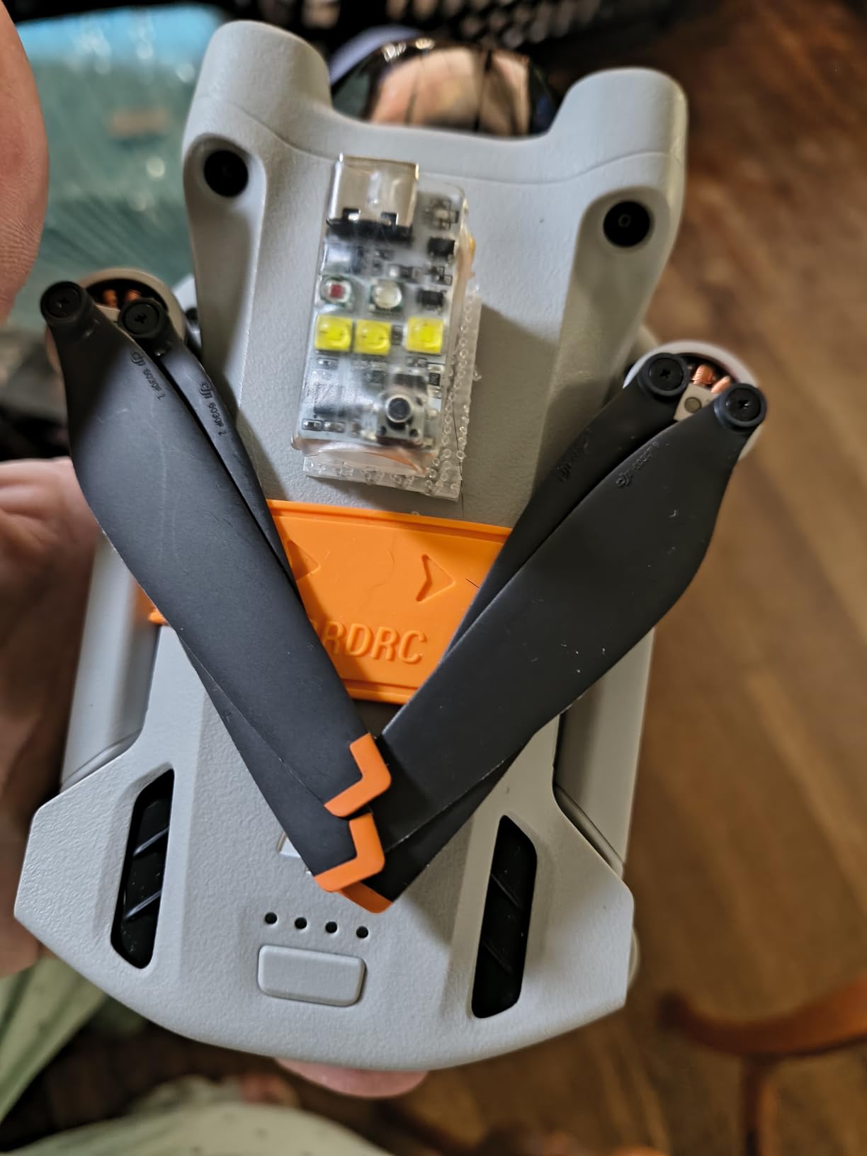 VIFLY Drone Strobe Light, Anti Collision Light for FAA Drone Night Flying, Fits DJI Mini 3 Pro/Mini 4 Pro/Mini 2/Air 3/Air 3S/Mavic 3/Mavic 2/Avata/Neo/Flip customer photo 1