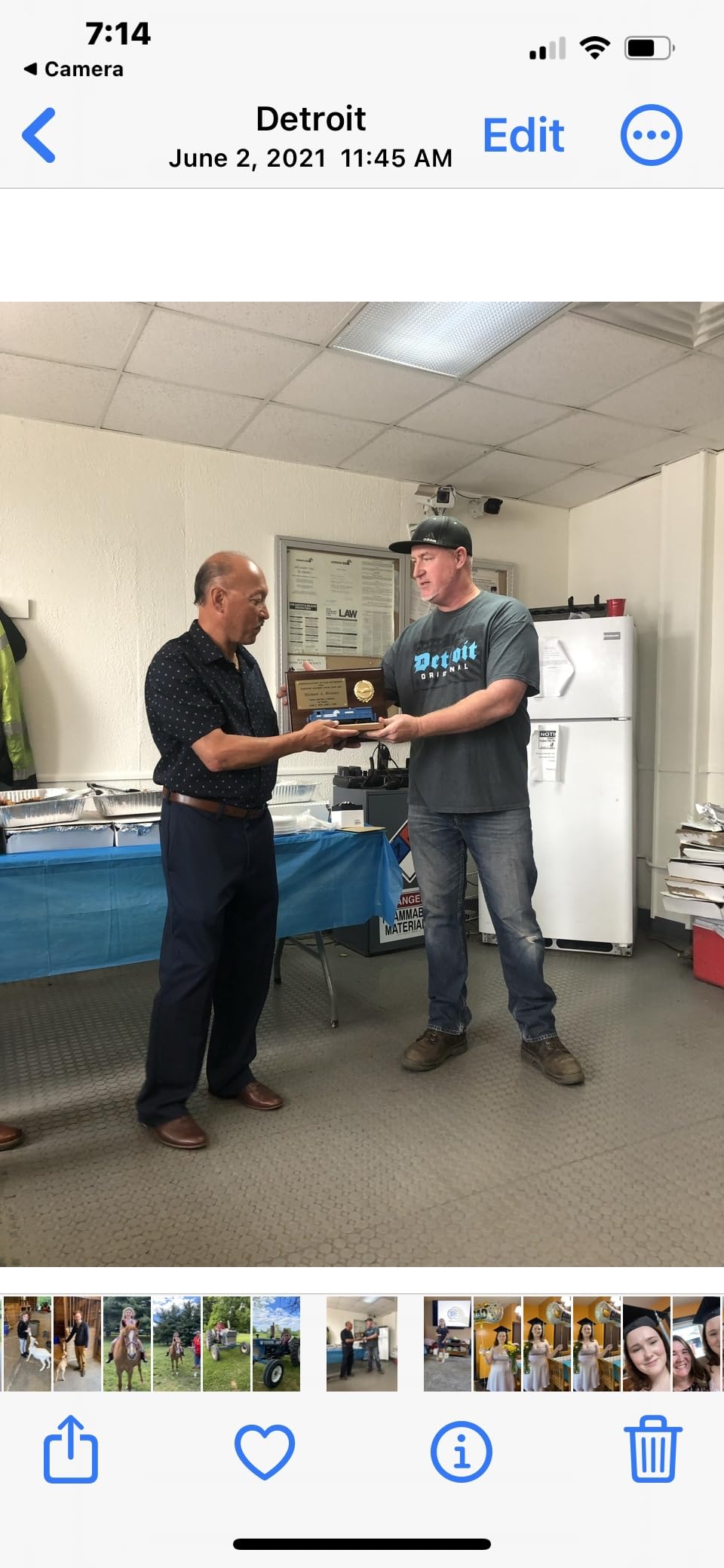 Bachmann Trains - EMD SD 40-2 DCC Ready Diesel Locomotive - Conrail #6446 - HO Scale, Prototypical Colors customer photo 1