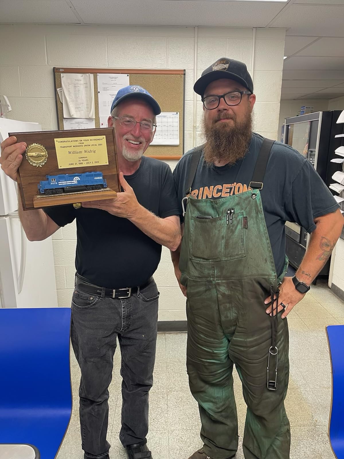 Bachmann Trains - EMD SD 40-2 DCC Ready Diesel Locomotive - Conrail #6446 - HO Scale, Prototypical Colors customer photo 2