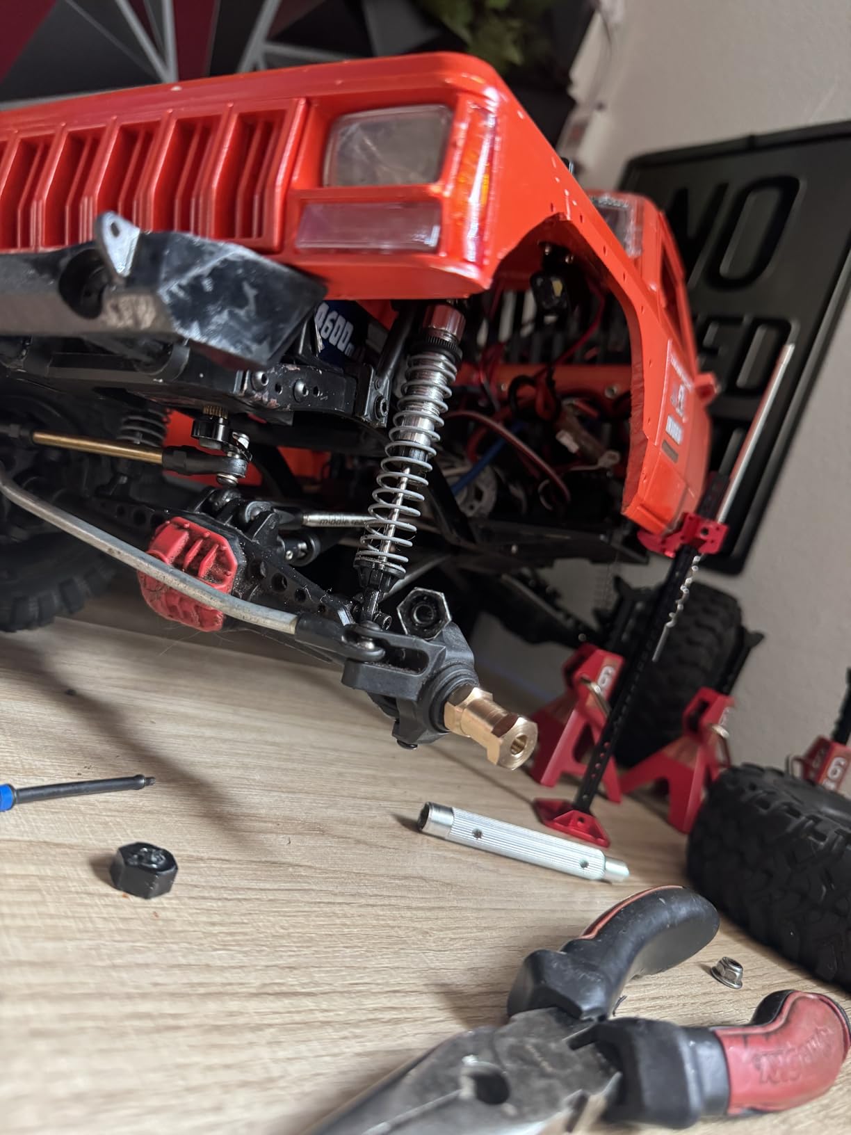 ShareGoo RC Metal Slideable Jack Tool Mini Lifting Jack Simulation Part Compatible with Axial SCX10 Traxxas TRX4 Tamiya CC01 D90 1/10 RC Rock Crawler Car customer photo 1