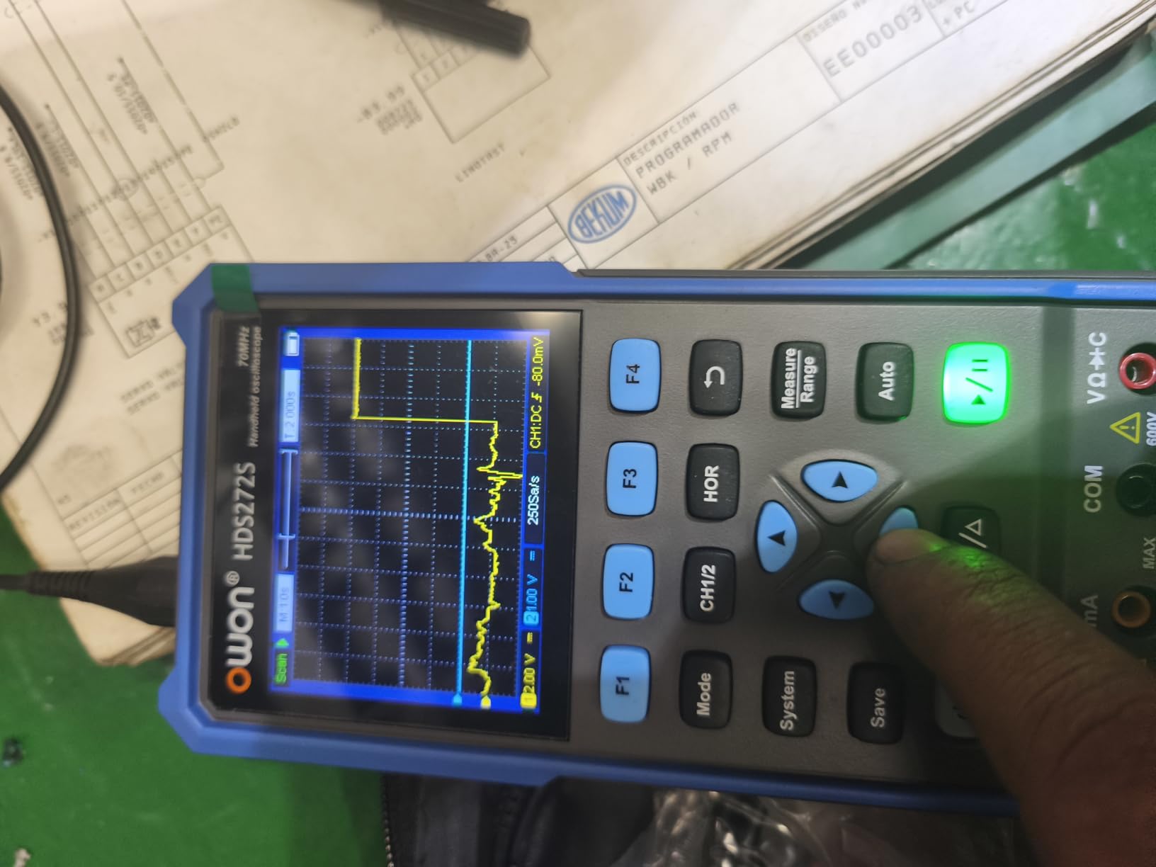 OWON HDS272S Oscilloscope, Handheld Oscilloscope Multimeter 70MHz Bandwidth 3 in 1 Portable Waveform Generator with 3.5