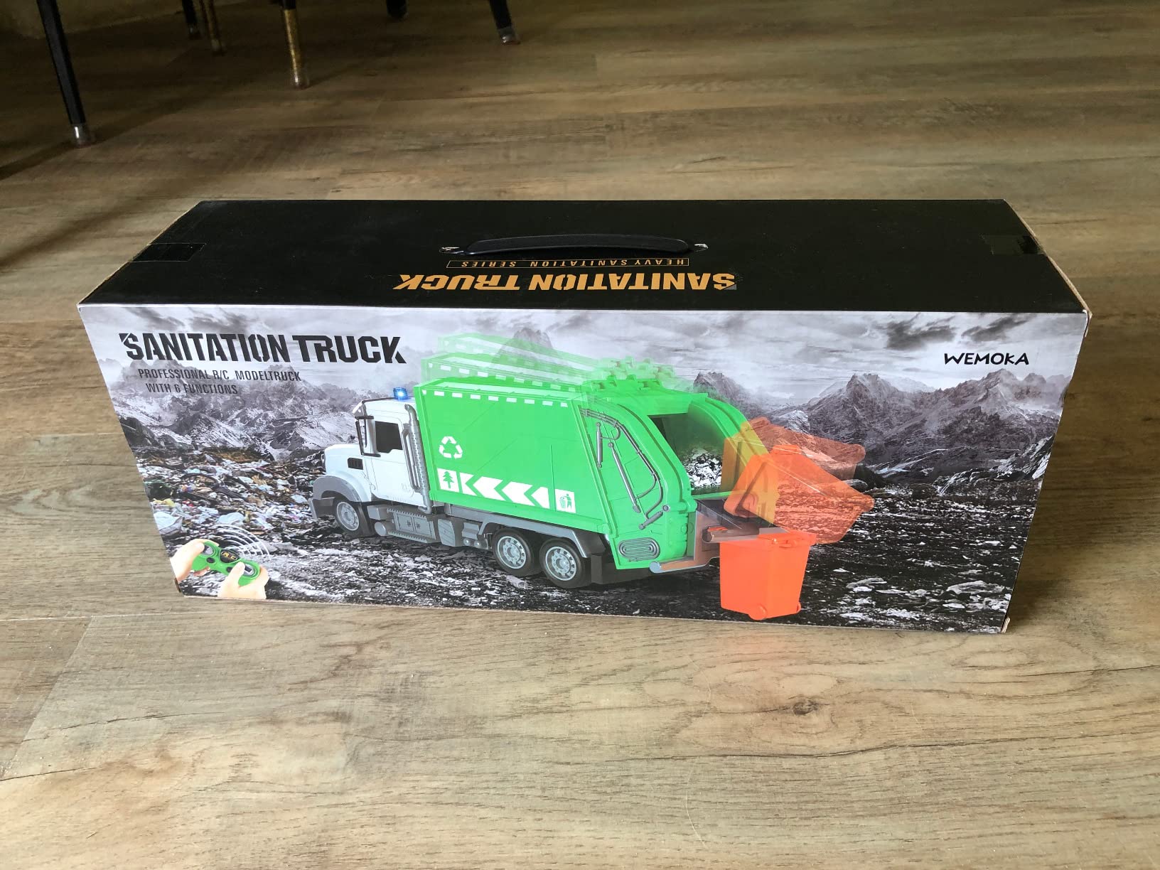2.4Ghz Remote Control Garbage Truck Toy With Trash Bin and Real Lights - 1/24 Scale 6 Channel Rechargeable RC Recycling Truck Gift for Boys and Kids customer photo 2
