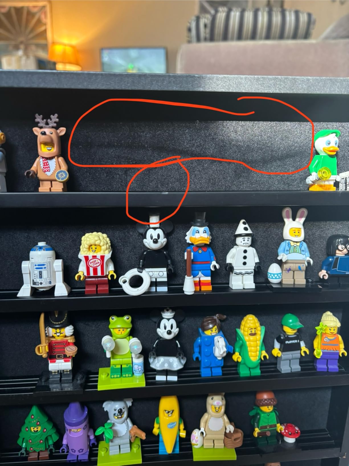 VERANI Minifigures Miniature Display Case Collectibles Display Box Wall Mount Figure Display Curio Cabinet with Lockable Anti Dust Door for Small Objects Lockable Removable Shelves - Small Black customer photo 1