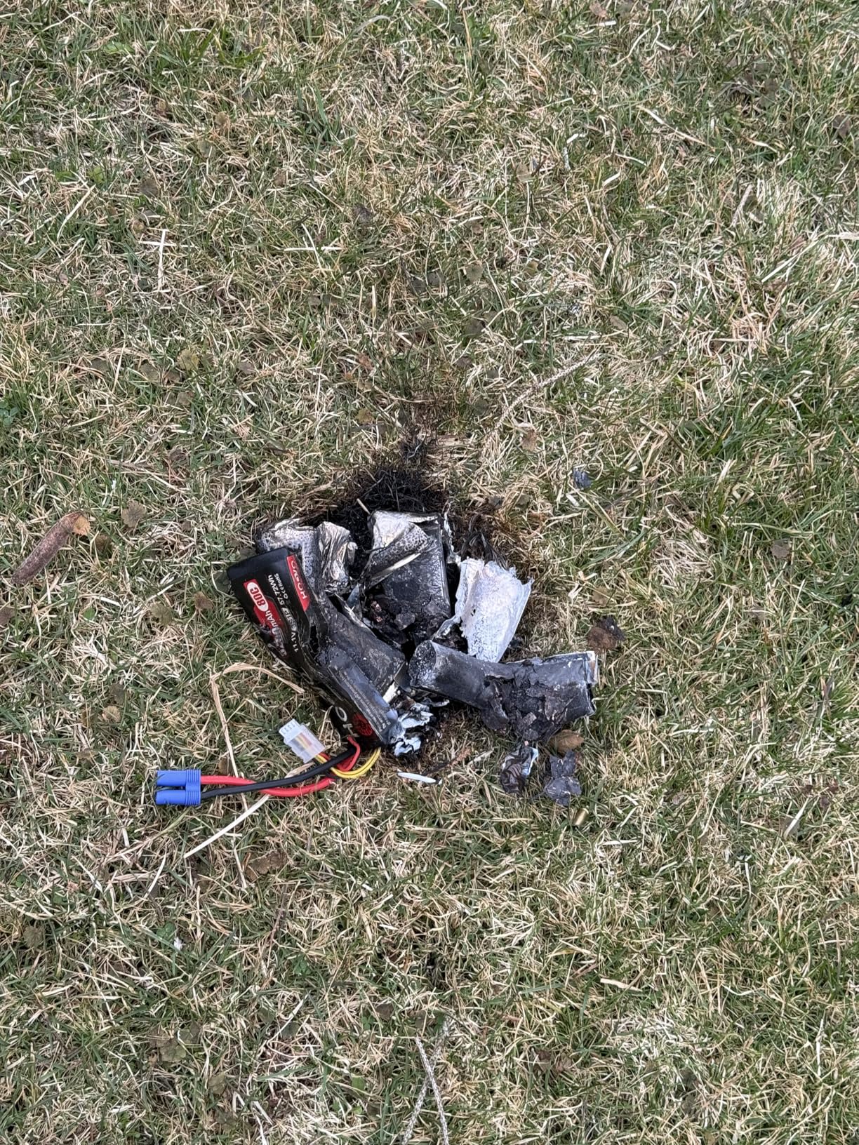 HOOVO 3S 11.1V Lipo Battery 6500mAh 120C RC Lipo Batteries Hard Case EC5 Plug Compatible with 1/8 1/10 Scale Vehicles RC Car Trucks Truggy Boats(2 Packs) customer photo 2