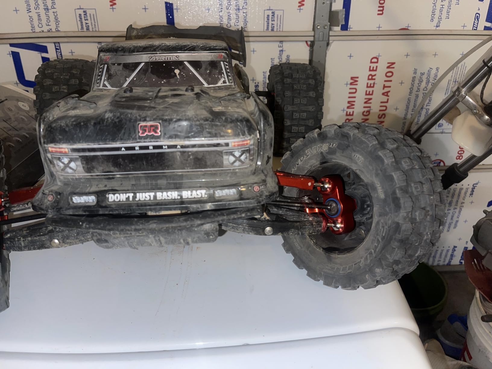 Aluminum Front Steering Blocks Steering Knuckle for Arrma 1/8 Kraton/Outcast/Notorious 6S BLX Upgrades Parts,Replace AR330505 (Red) customer photo 1