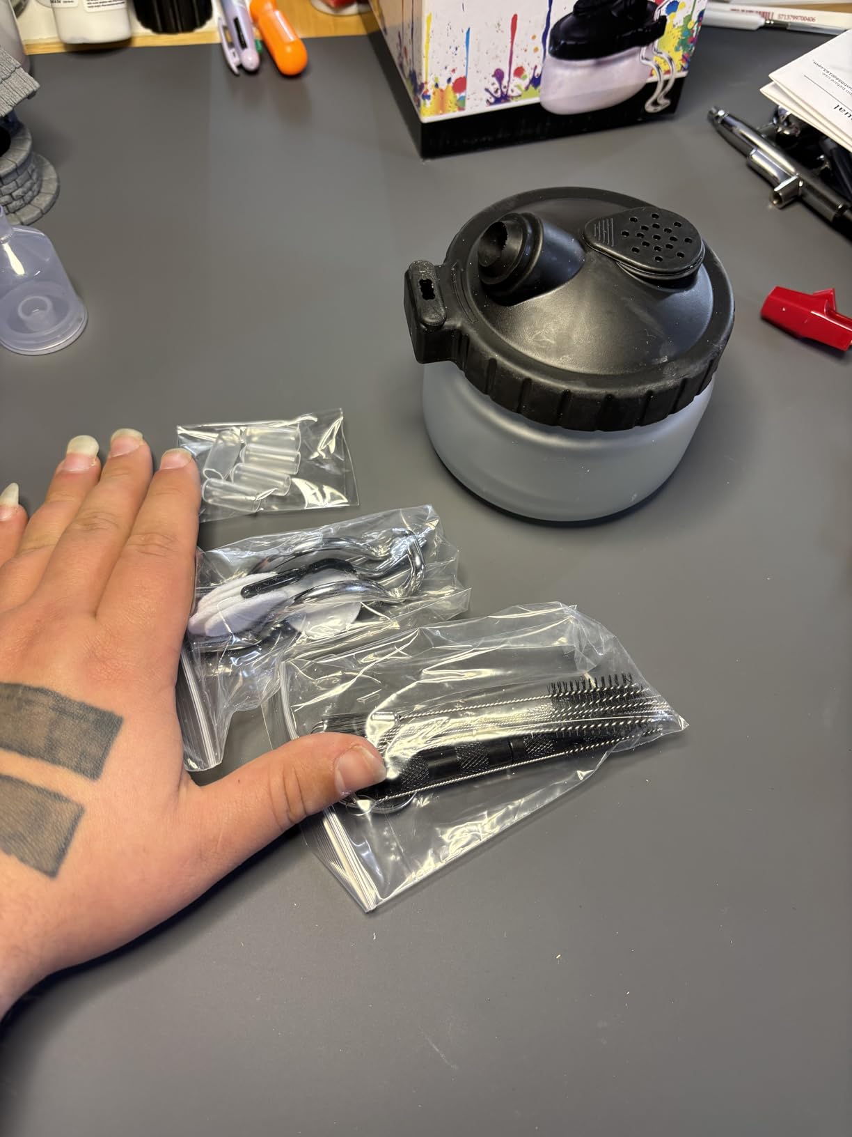 SAGUD 19 Piece Airbrush Cleaning Kit, Glass Airbrush Cleaning Pot with Holder, 5 Cleaning Brushes, 5 Cleaning Needles, 1 Washing Needle, 1 Repair Tool, Air Brush Protection Covers customer photo 2