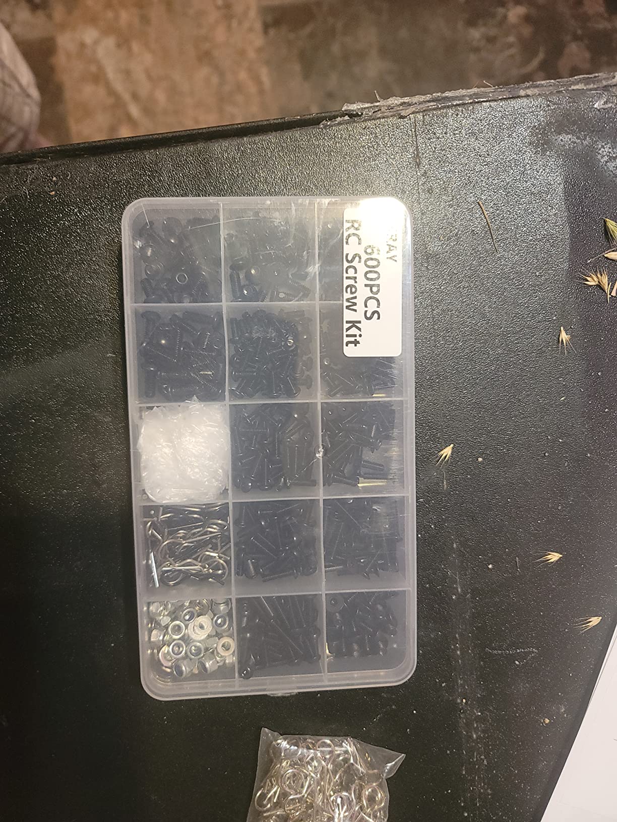 1000pcs Universal RC Screw Kit Screws Assortment Set, Hardware Fasteners for Traxxas Axial Redcat HPI Arrma SCX10 Losi 1/8 1/10 1/12 1/16 Scale RC Cars Trucks Crawler (1000pcs RC Screws) customer photo 1