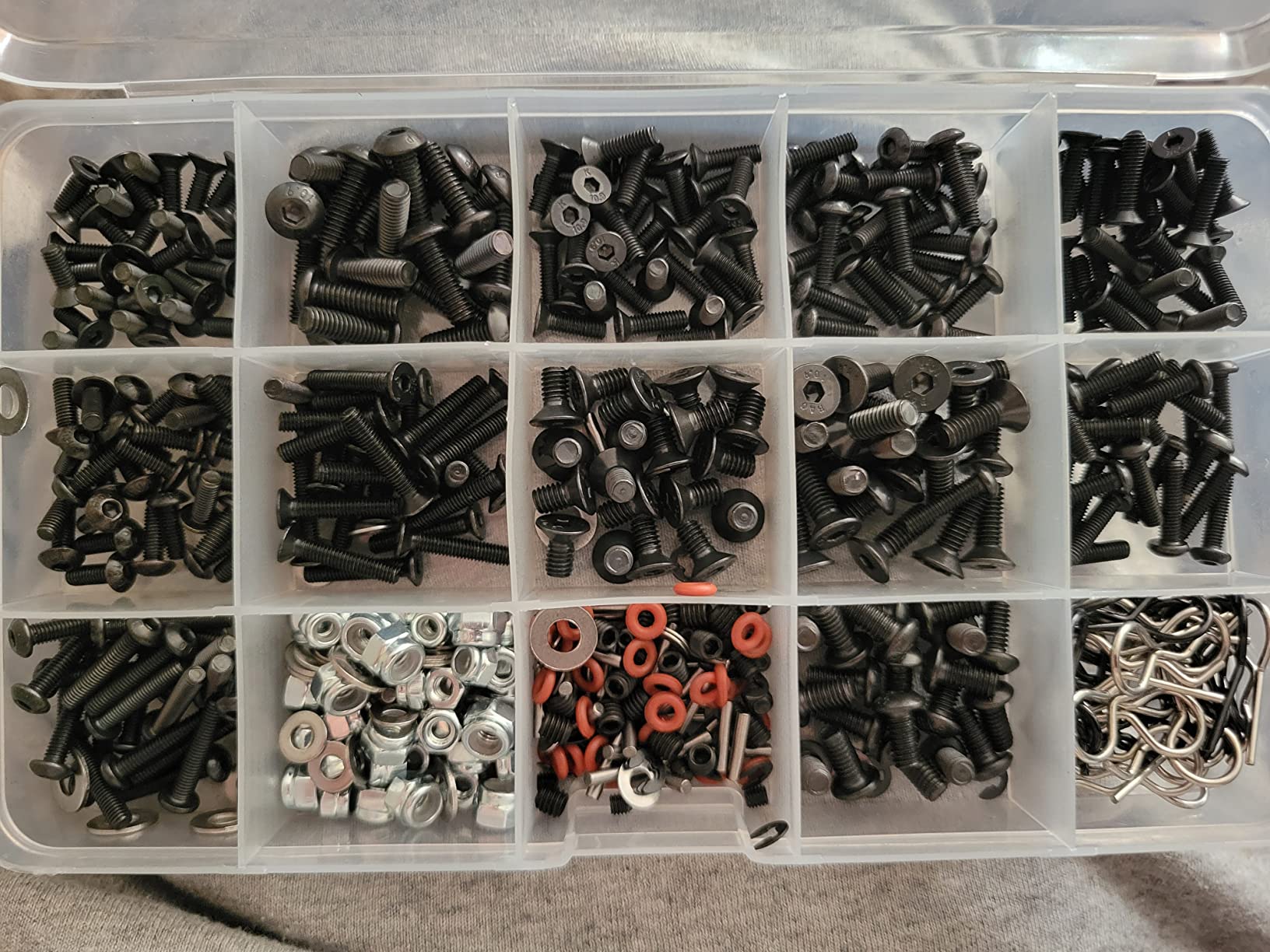 1000pcs Universal RC Screw Kit Screws Assortment Set, Hardware Fasteners for Traxxas Axial Redcat HPI Arrma SCX10 Losi 1/8 1/10 1/12 1/16 Scale RC Cars Trucks Crawler (1000pcs RC Screws) customer photo 2