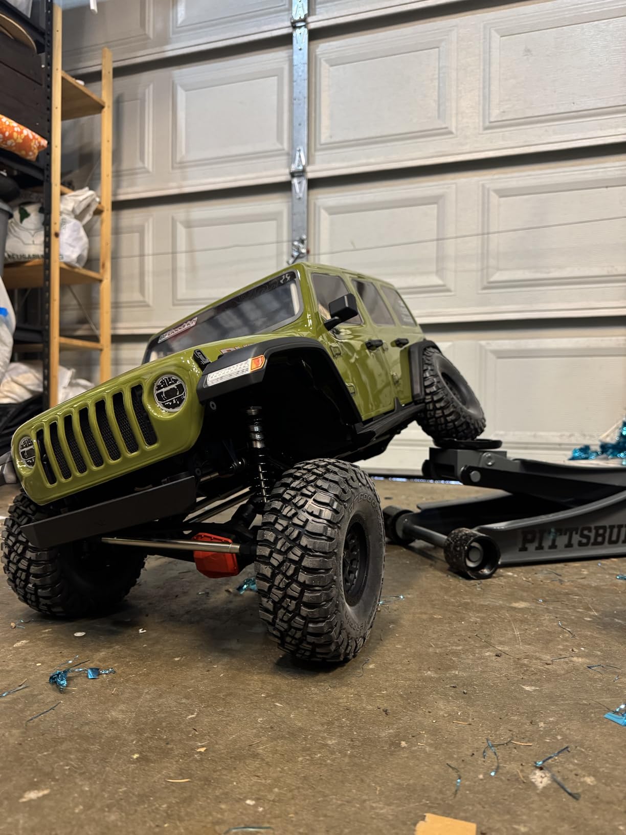 RC Truck 1/6 SCX6 Jeep JLU Wrangler 4WD Rock Crawler RTR customer photo 1